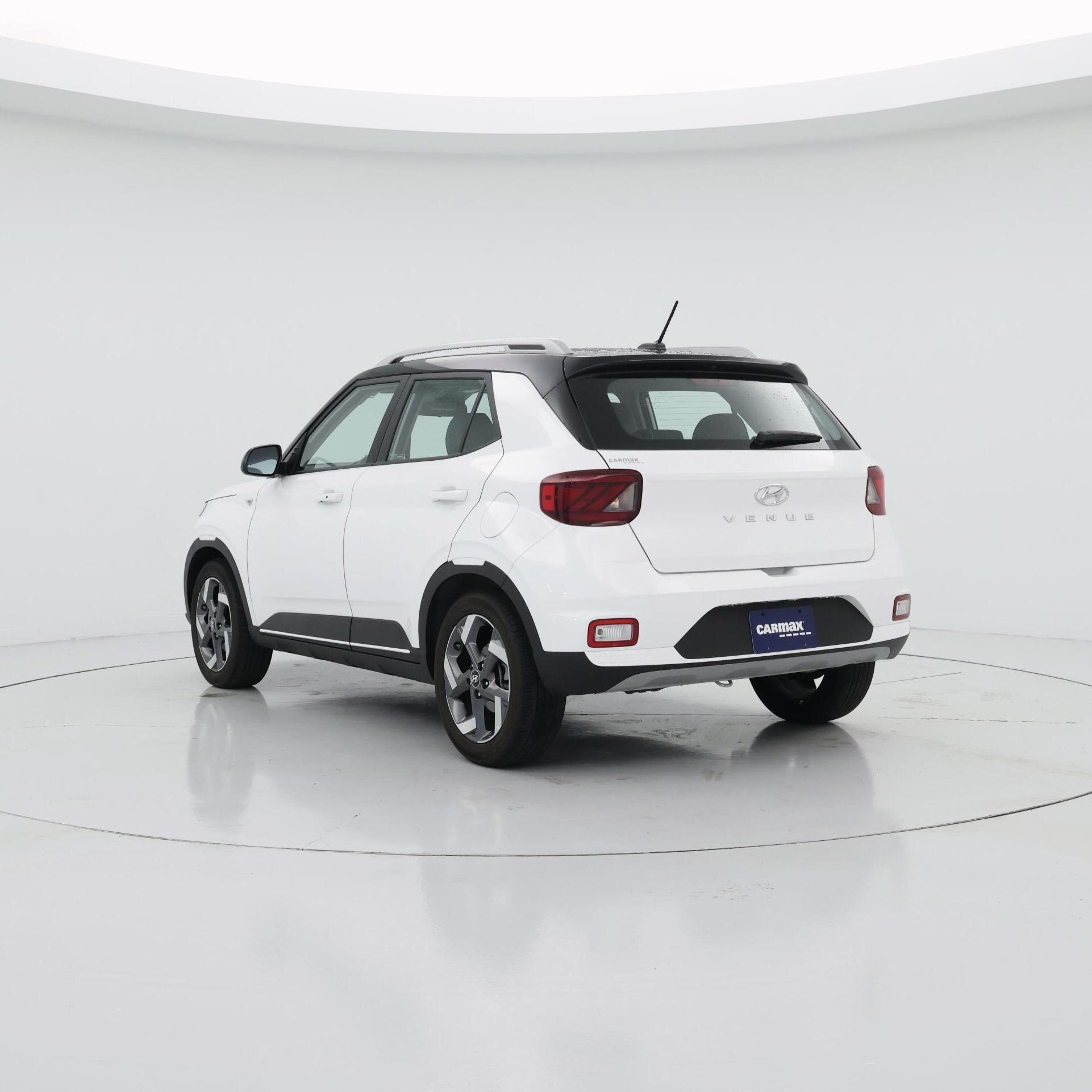 Thumbnail: 2025 Hyundai Venue - 2