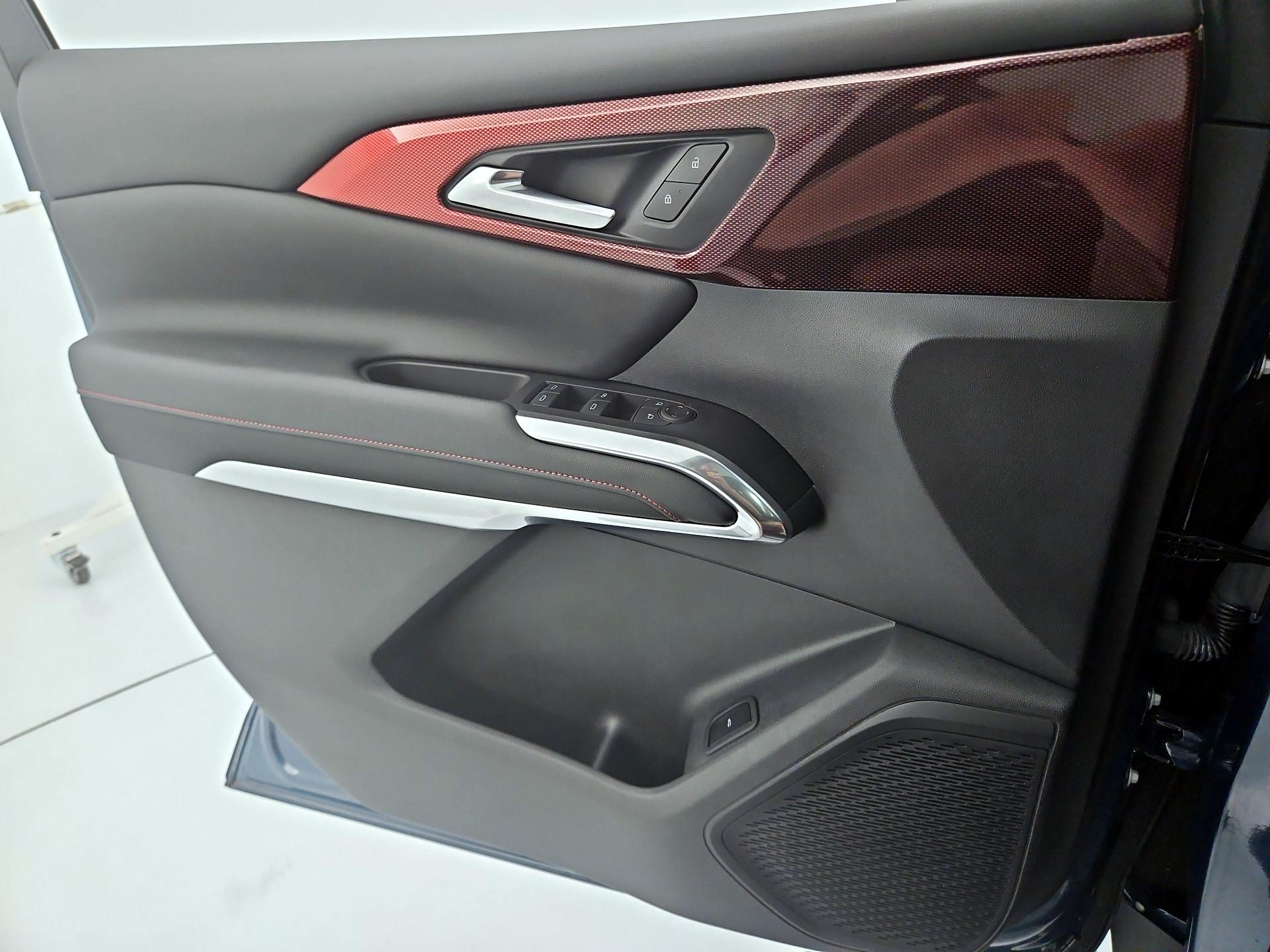 Thumbnail: 2024 Chevrolet Traverse - 12