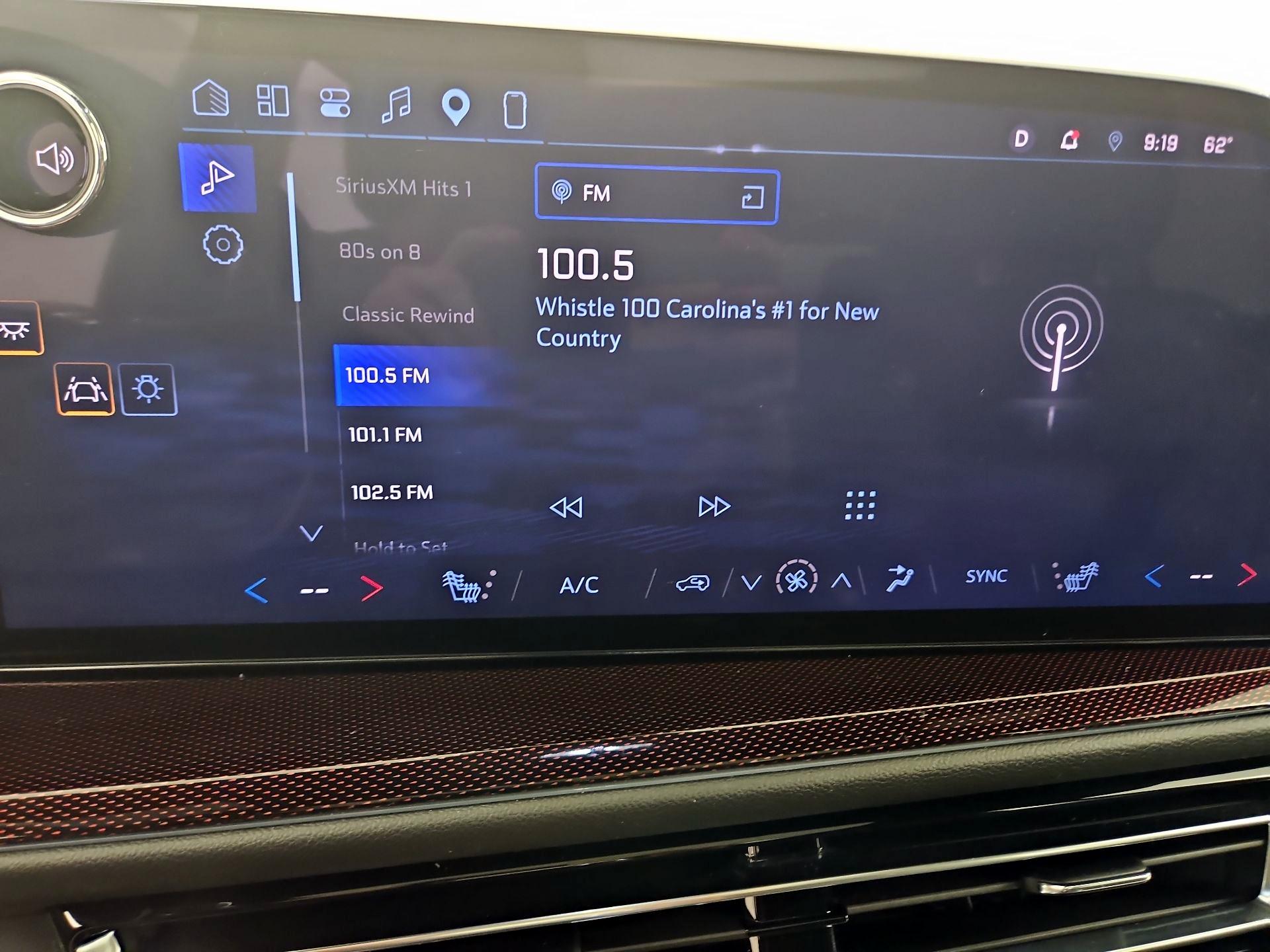 Thumbnail: 2024 Chevrolet Traverse - 15