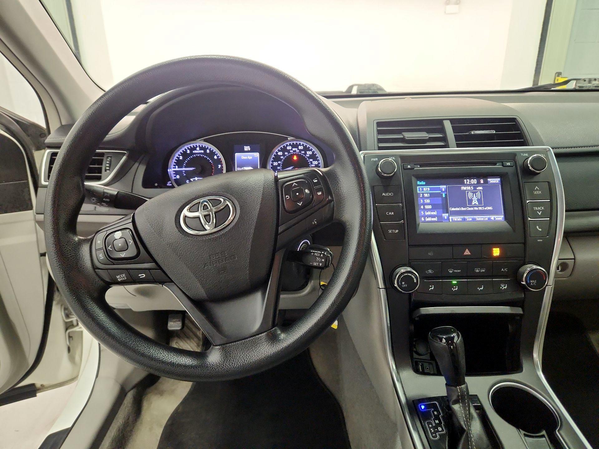 Thumbnail: 2017 Toyota Camry - 9