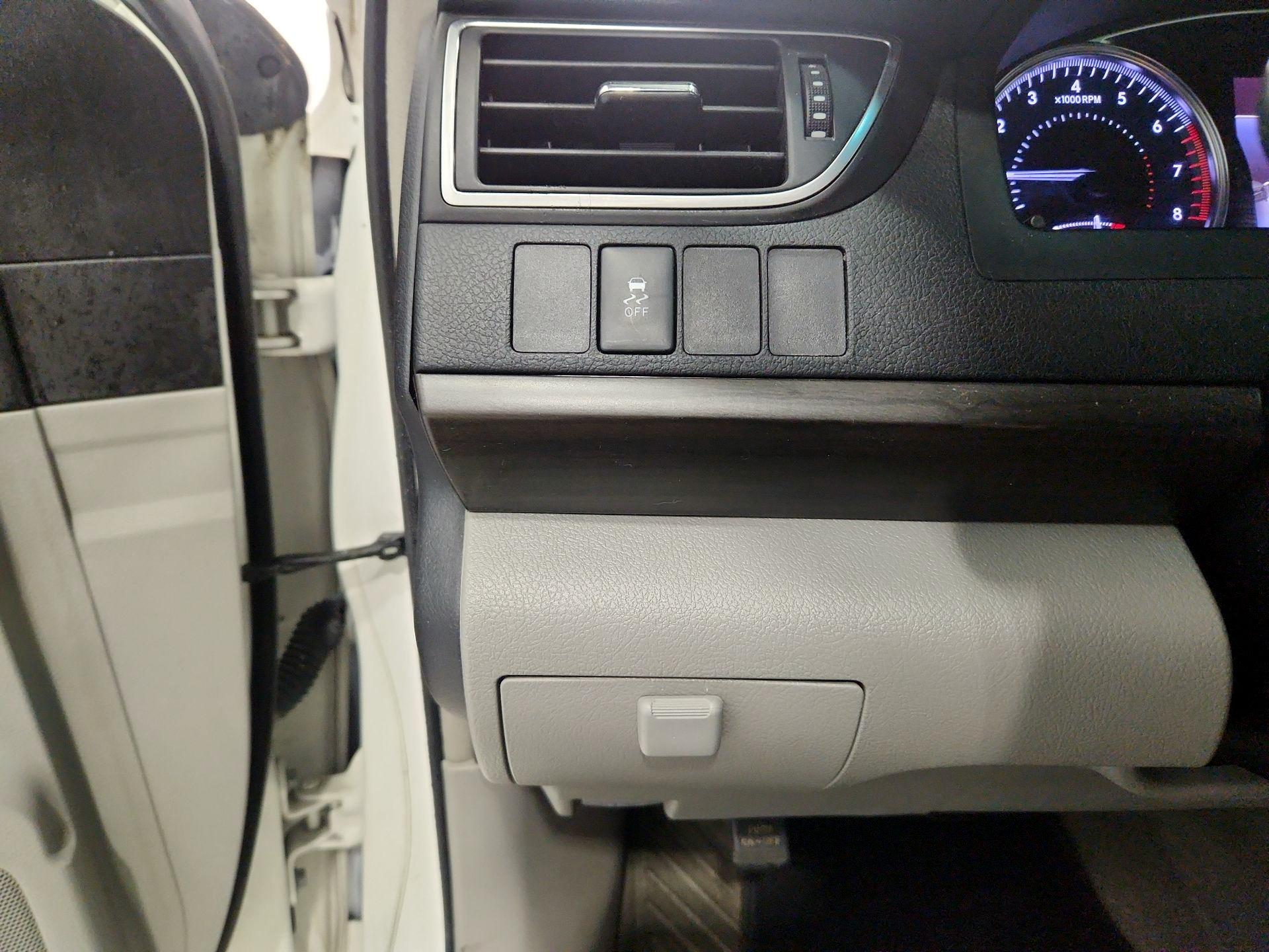 Thumbnail: 2017 Toyota Camry - 13