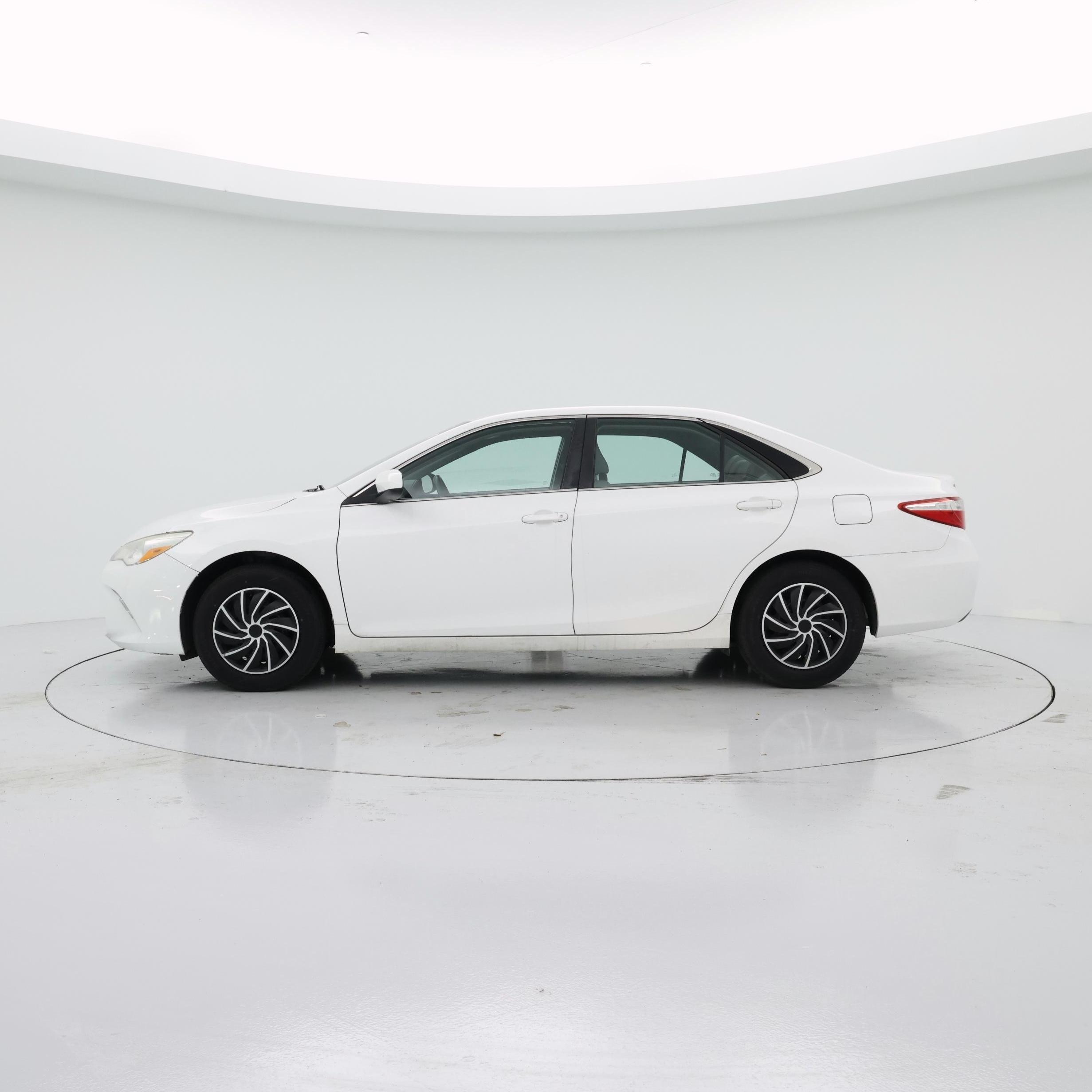 Thumbnail: 2017 Toyota Camry - 3