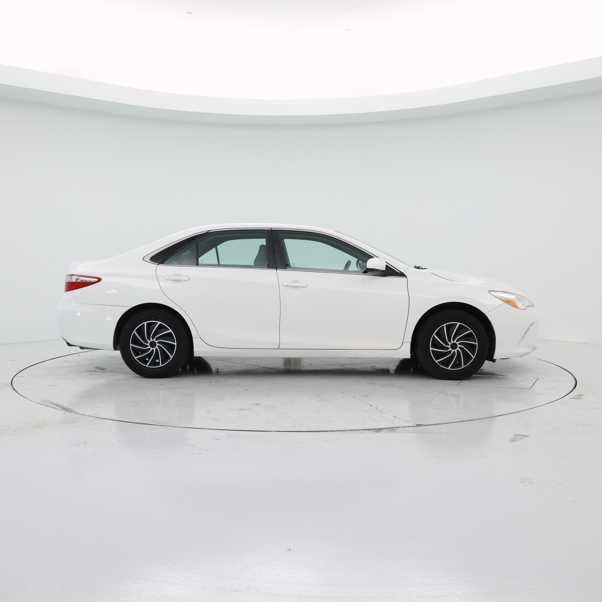 Thumbnail: 2017 Toyota Camry - 7