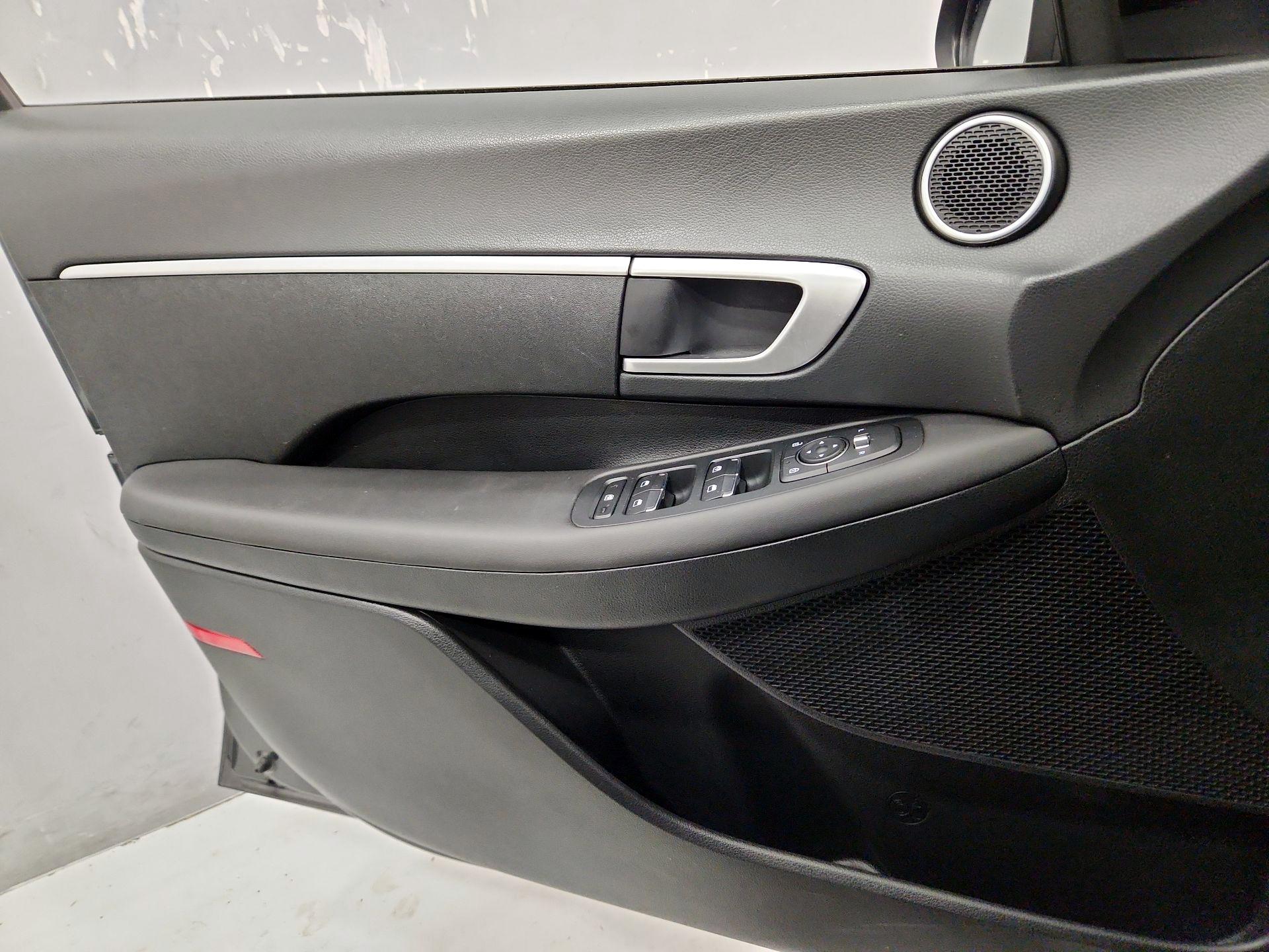 Thumbnail: 2023 Hyundai Sonata - 12