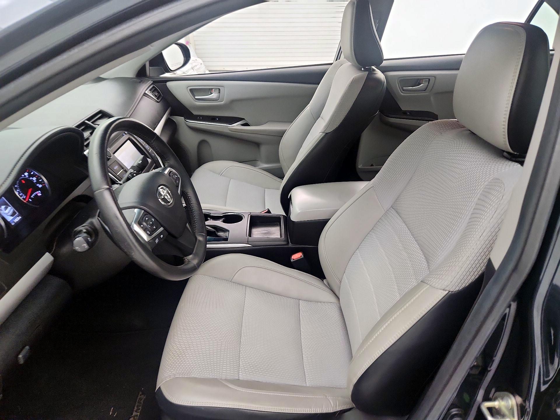 Thumbnail: 2017 Toyota Camry - 11