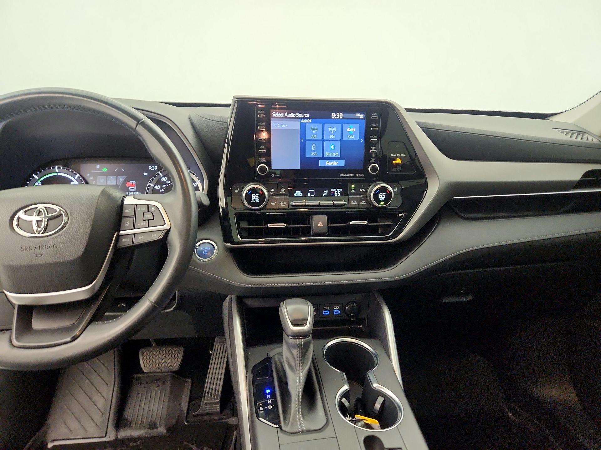 Thumbnail: 2022 Toyota Highlander - 9