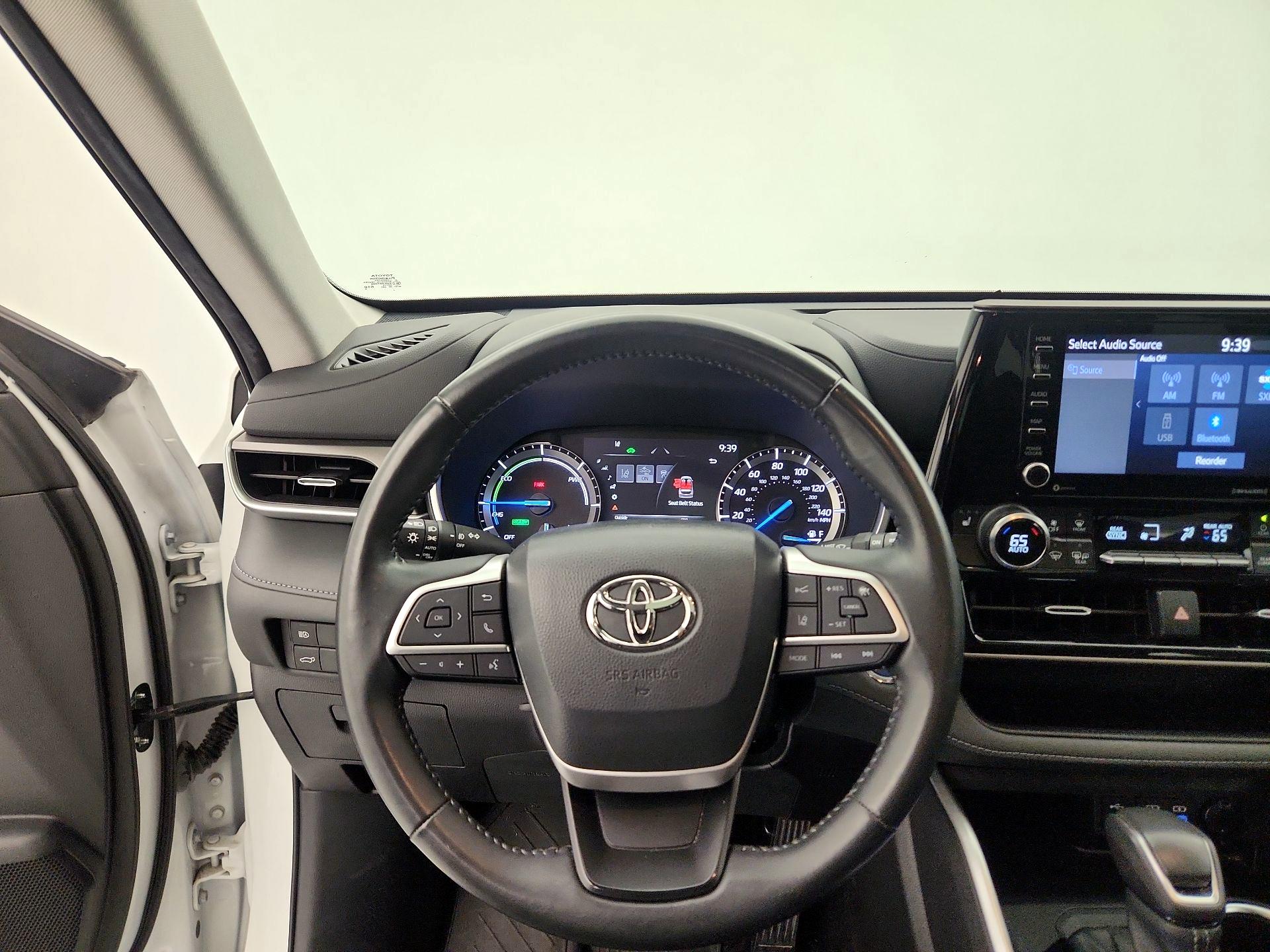 Thumbnail: 2022 Toyota Highlander - 10