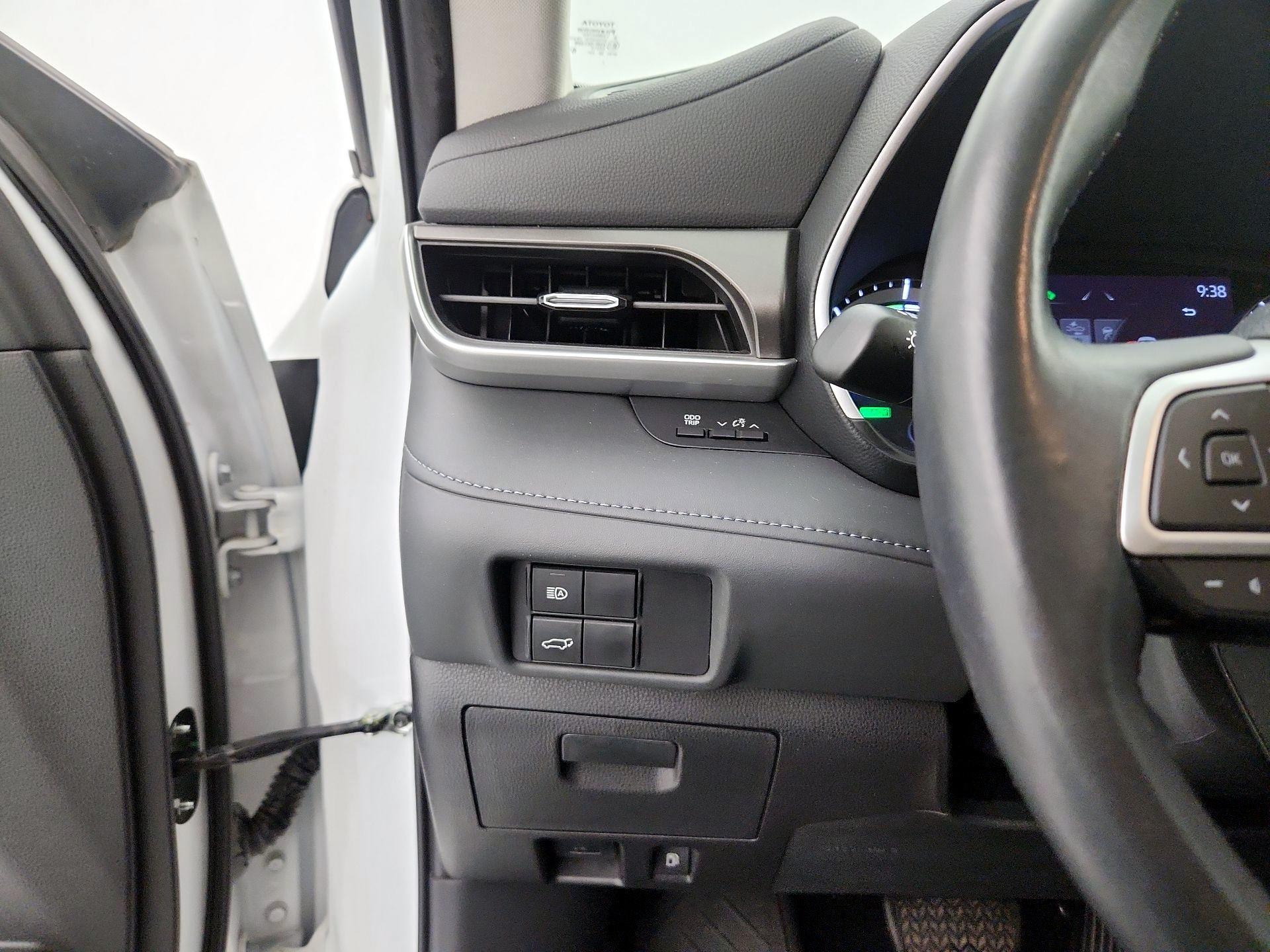 Thumbnail: 2022 Toyota Highlander - 13