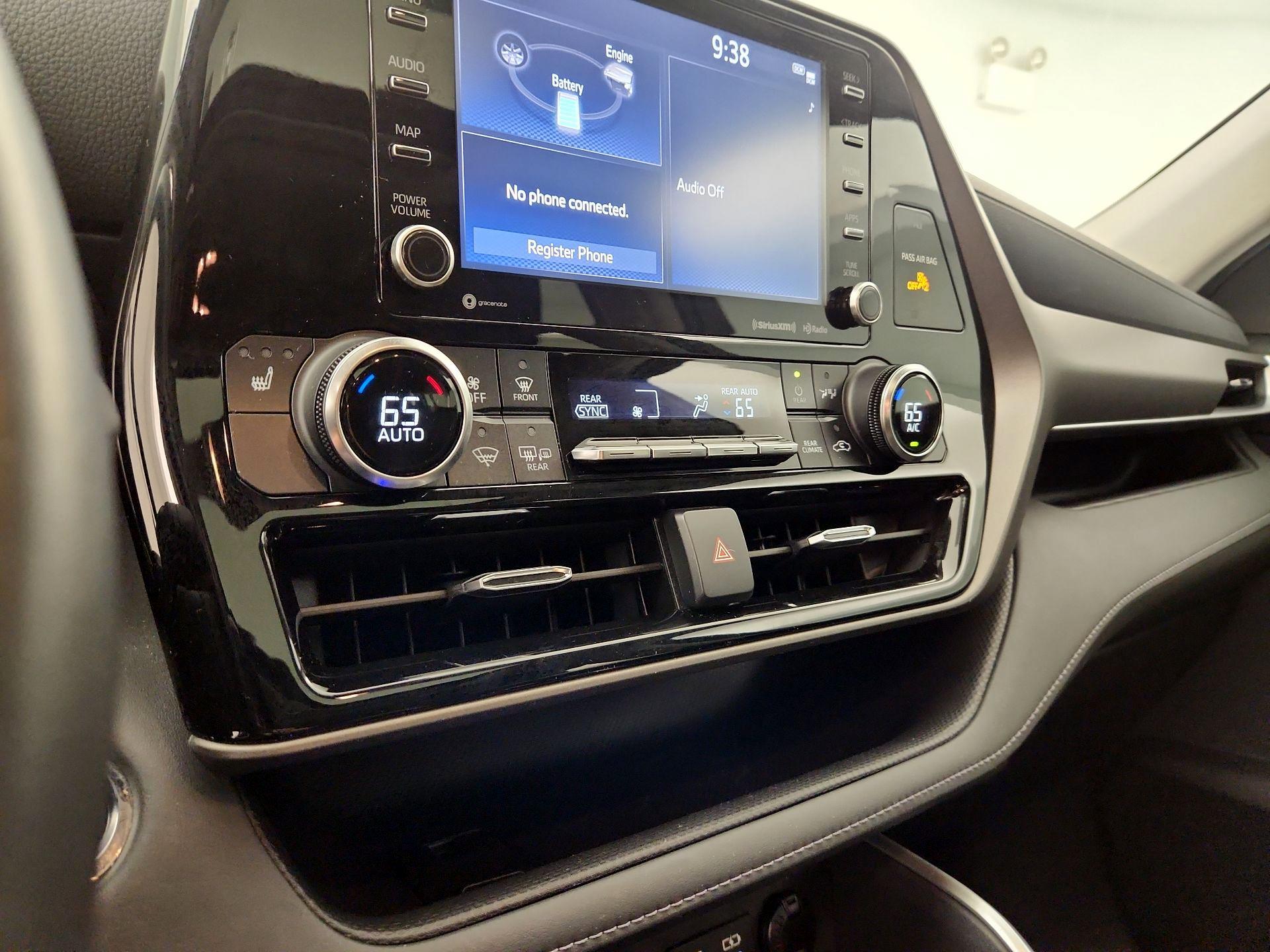 Thumbnail: 2022 Toyota Highlander - 16