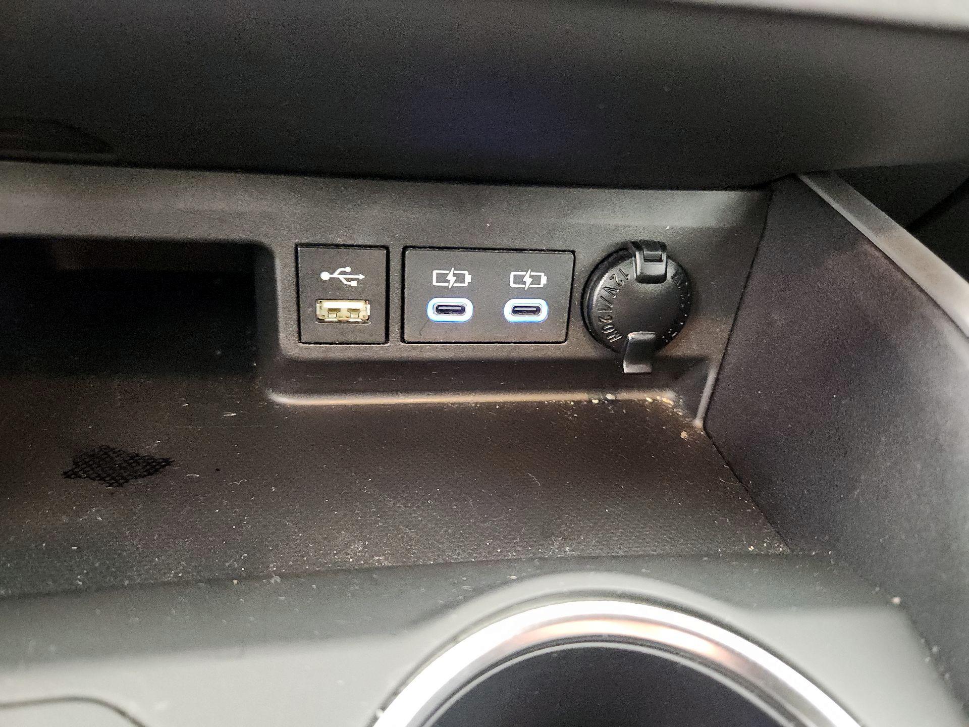 Thumbnail: 2022 Toyota Highlander - 18