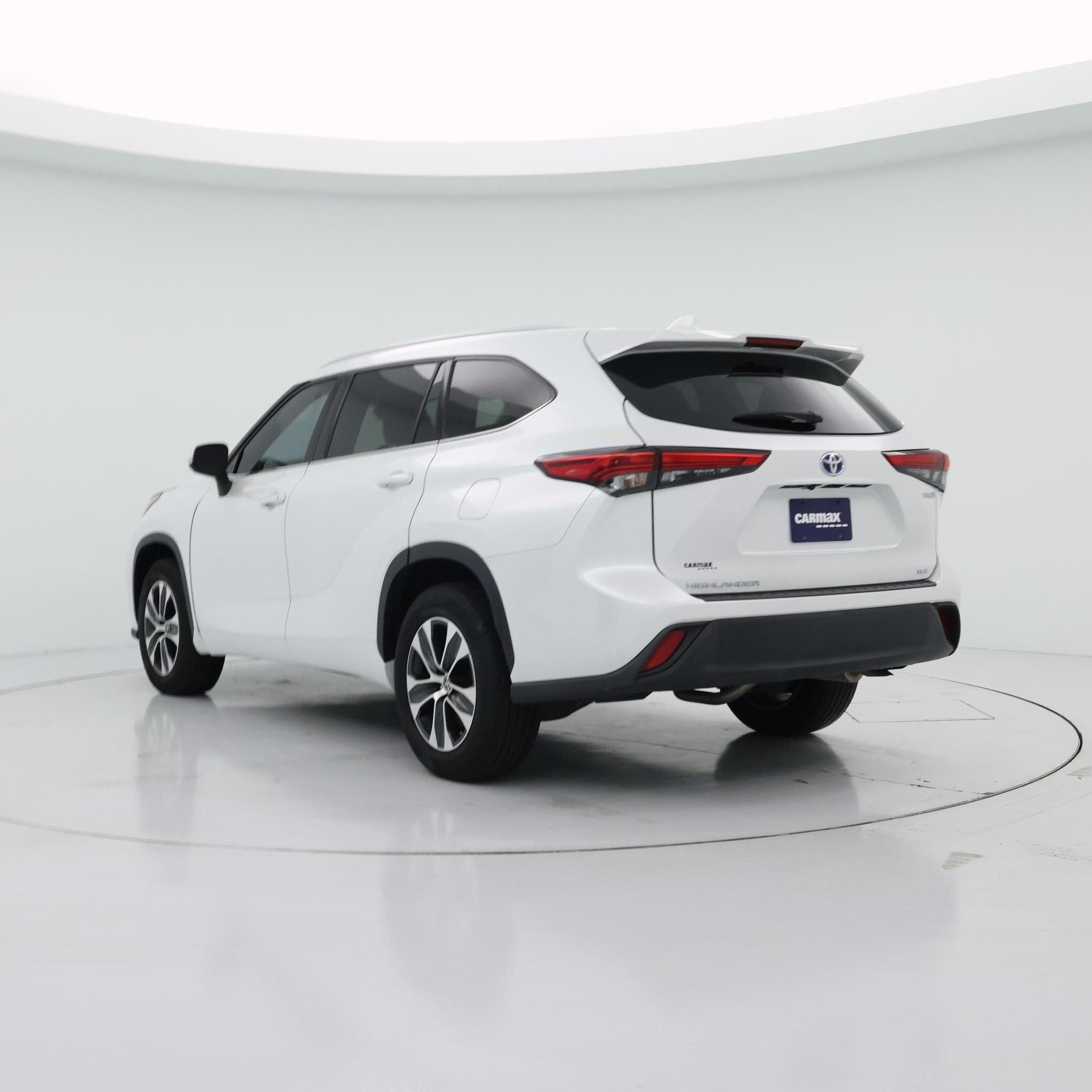 Thumbnail: 2022 Toyota Highlander - 2