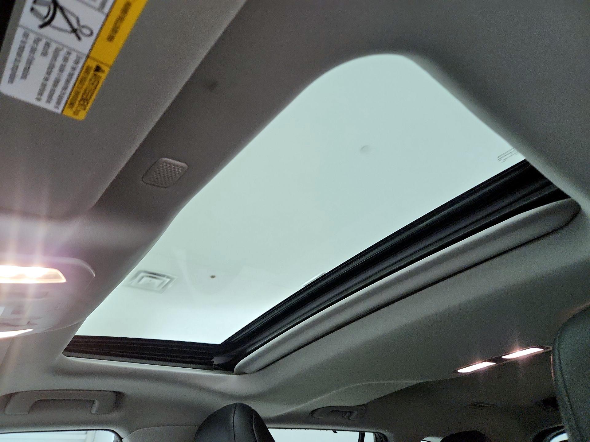 Thumbnail: 2022 Toyota Highlander - 19