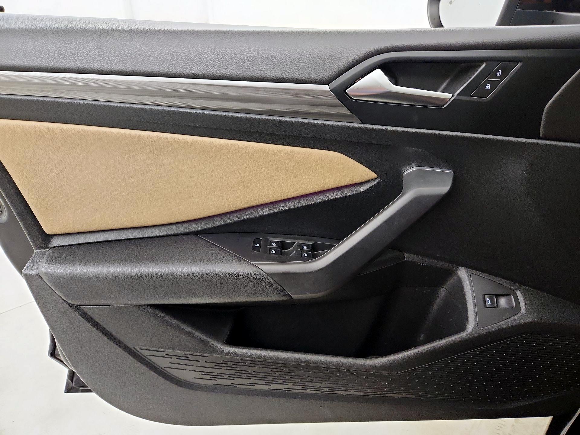 Thumbnail: 2019 Volkswagen Jetta - 12