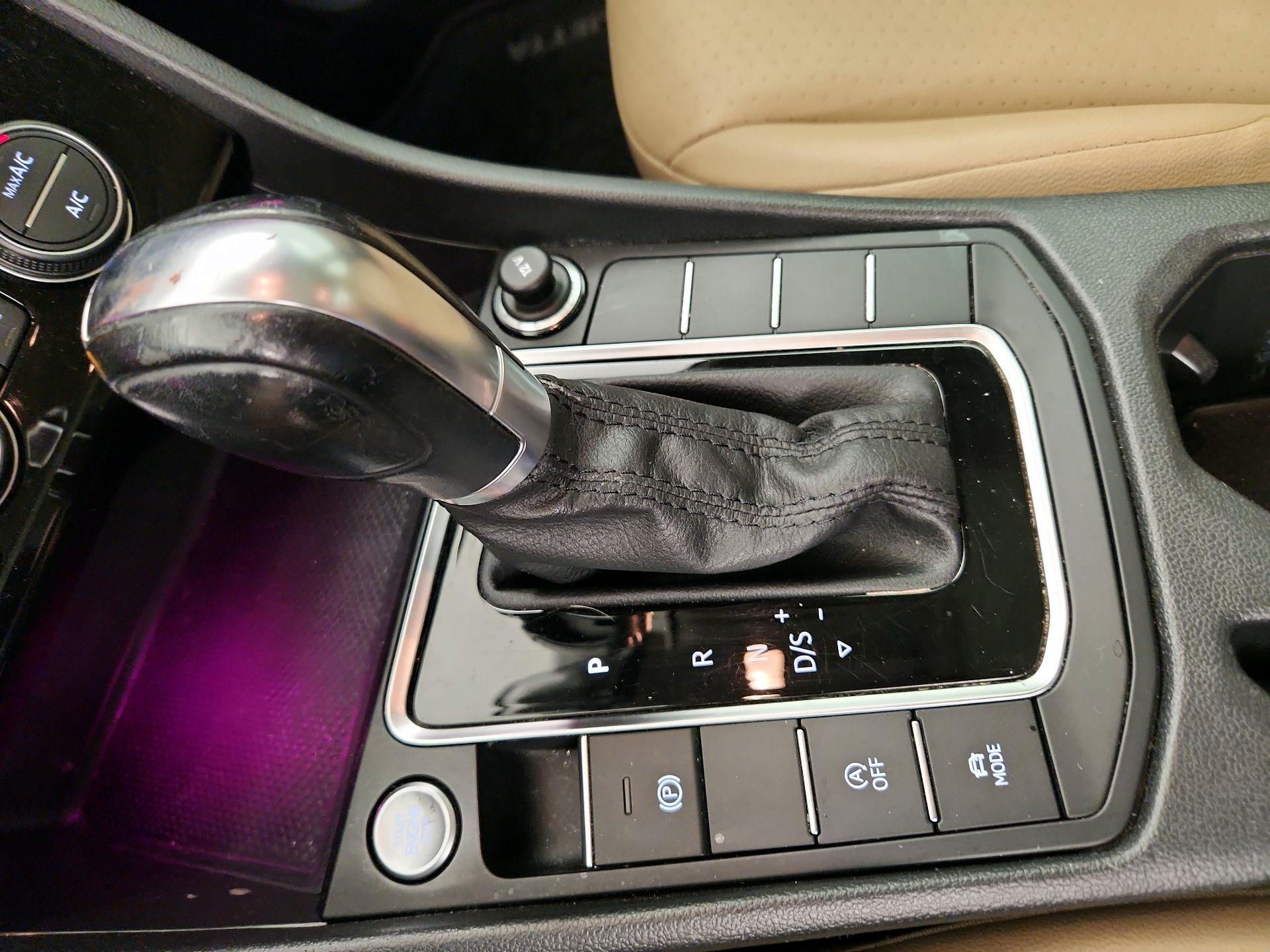 Thumbnail: 2019 Volkswagen Jetta - 17