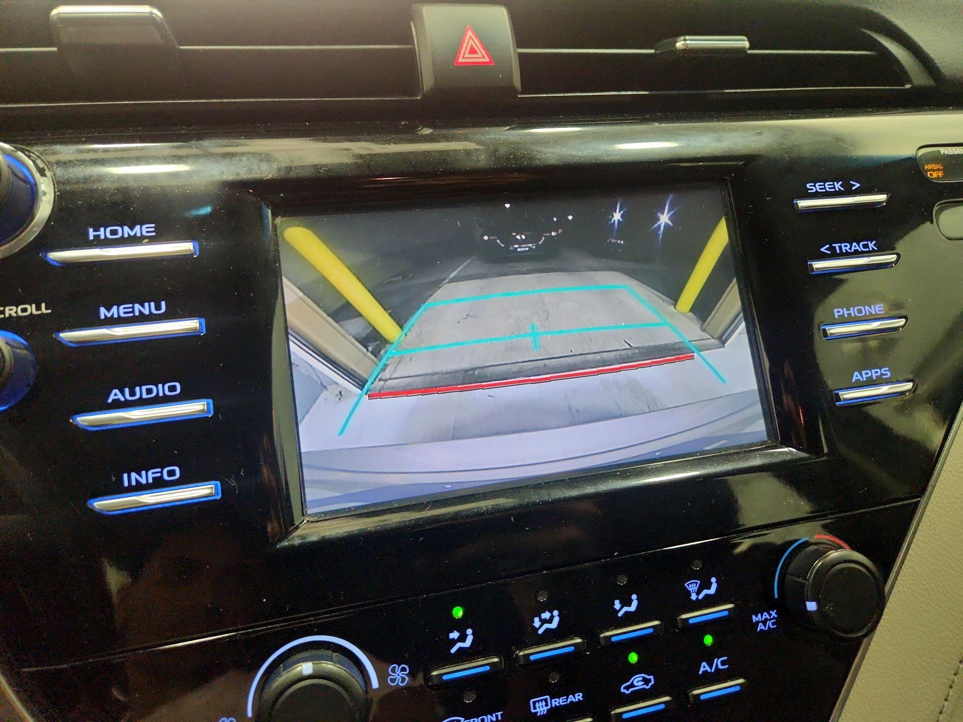 Thumbnail: 2018 Toyota Camry - 14