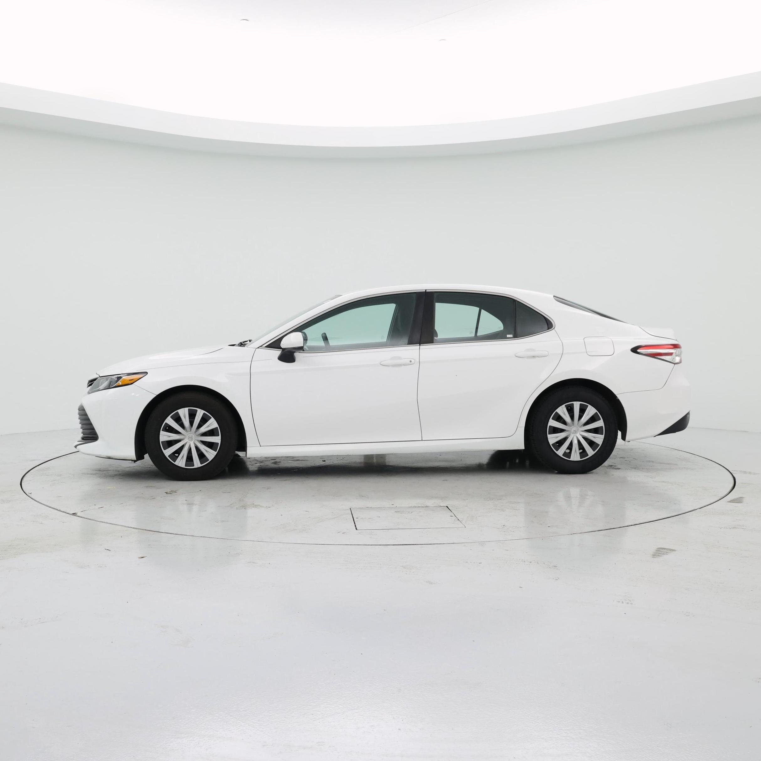 Thumbnail: 2018 Toyota Camry - 3