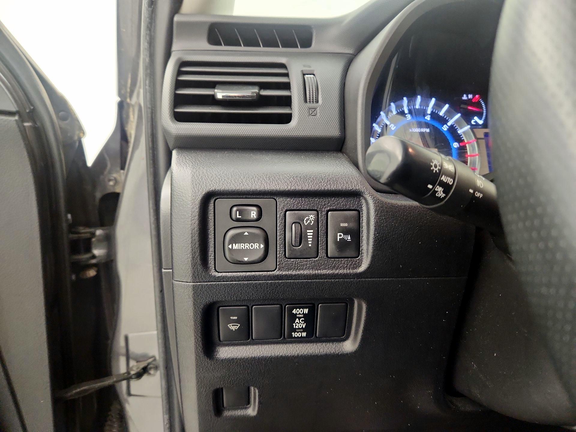 Thumbnail: 2016 Toyota 4Runner - 13