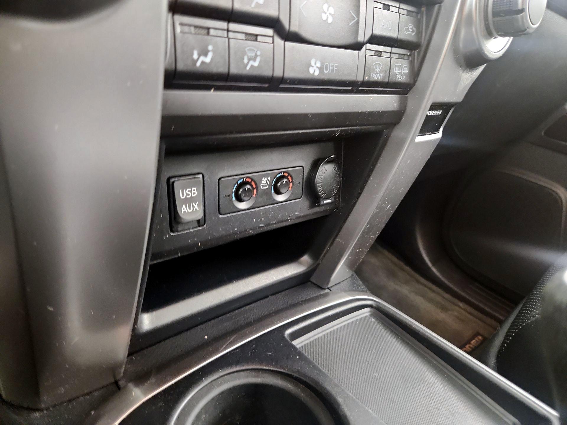 Thumbnail: 2016 Toyota 4Runner - 19