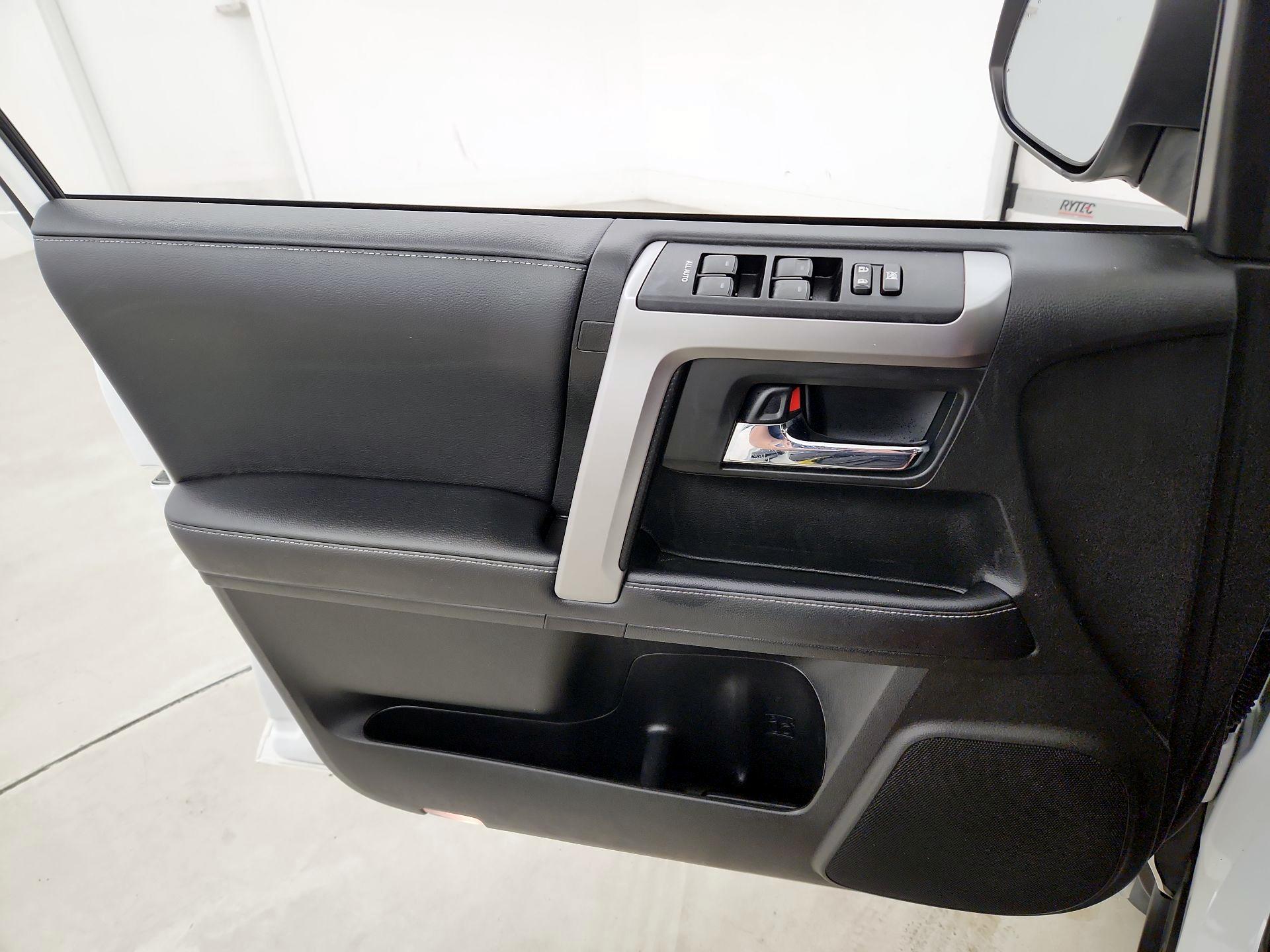 Thumbnail: 2019 Toyota 4Runner - 12