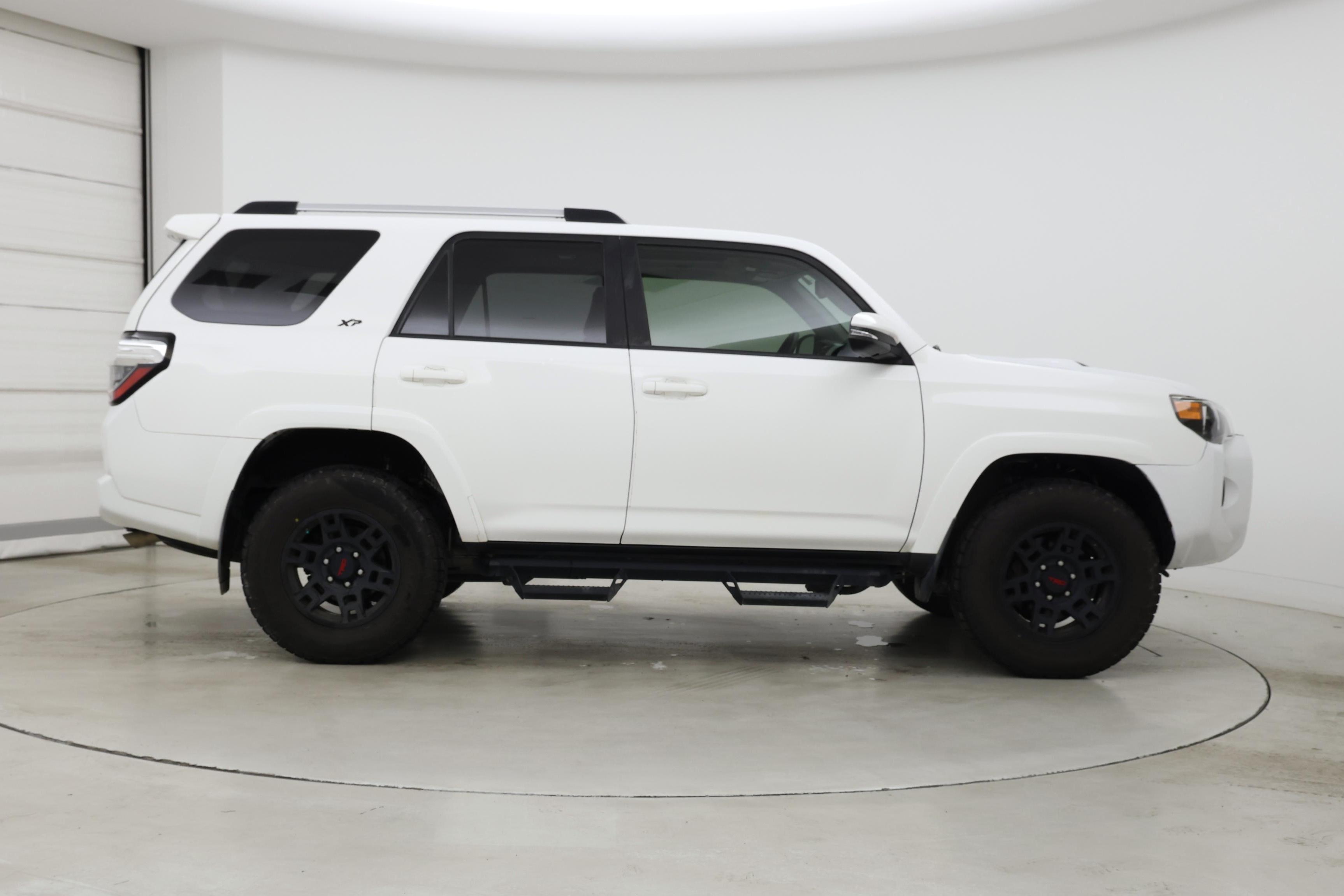 Thumbnail: 2019 Toyota 4Runner - 7