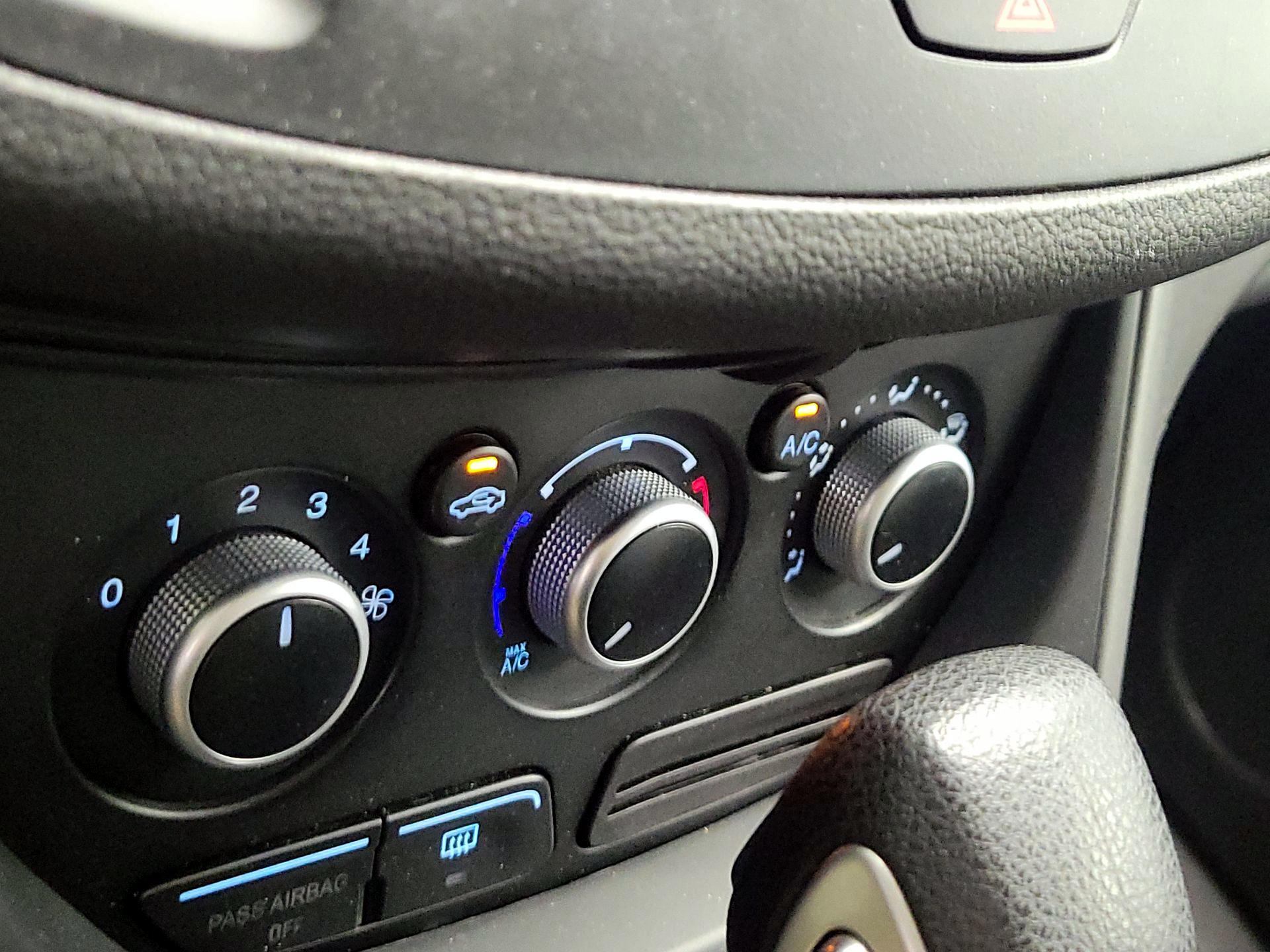 Thumbnail: 2014 Ford Escape - 16