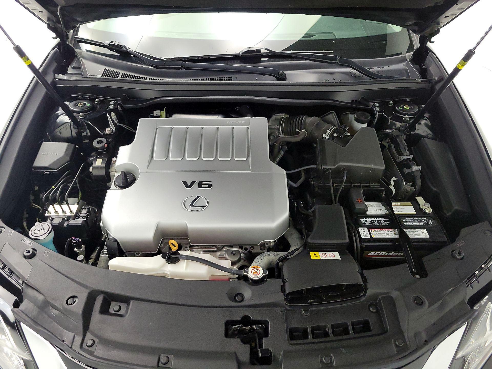 Thumbnail: 2018 Lexus ES - 17