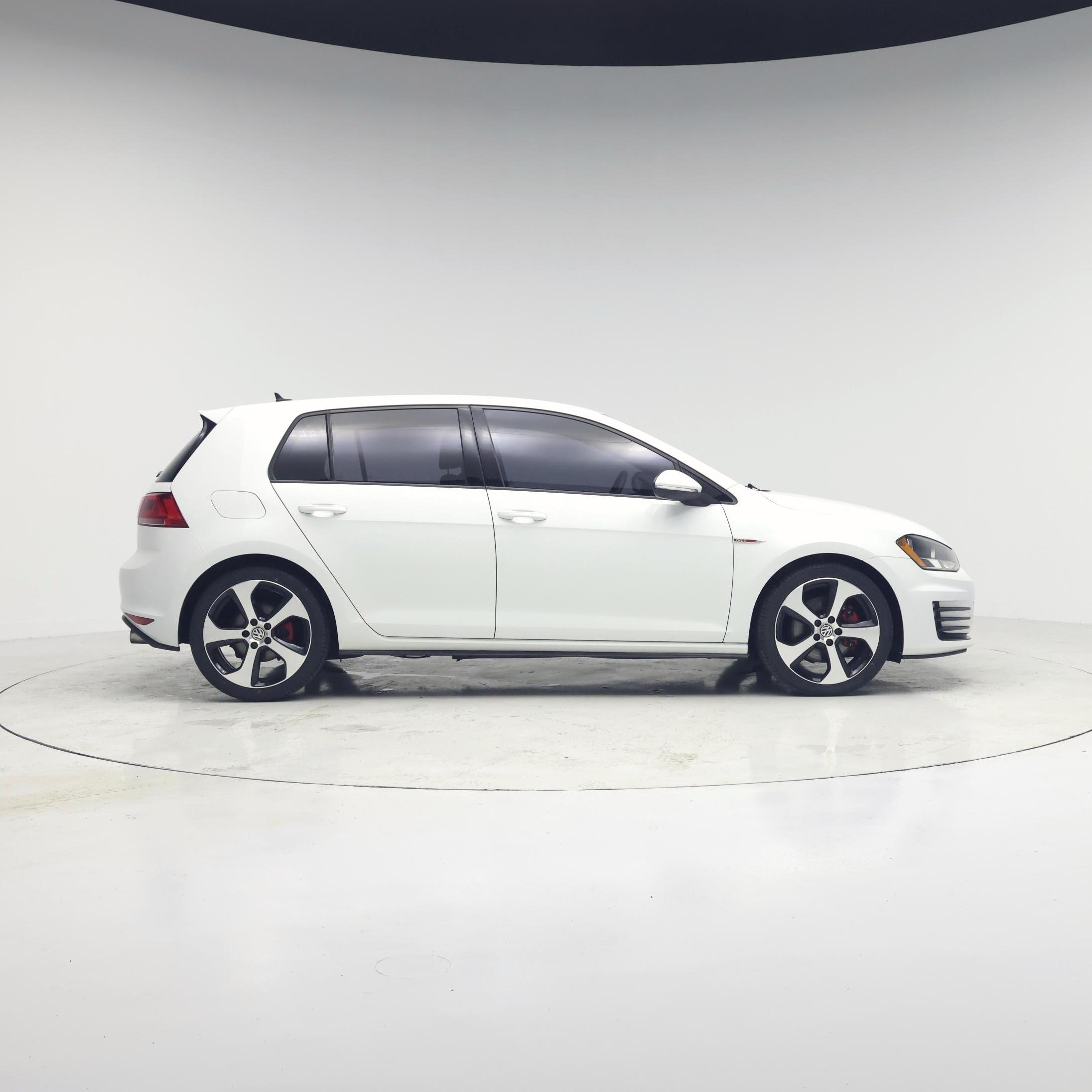 Thumbnail: 2017 Volkswagen Golf - 7