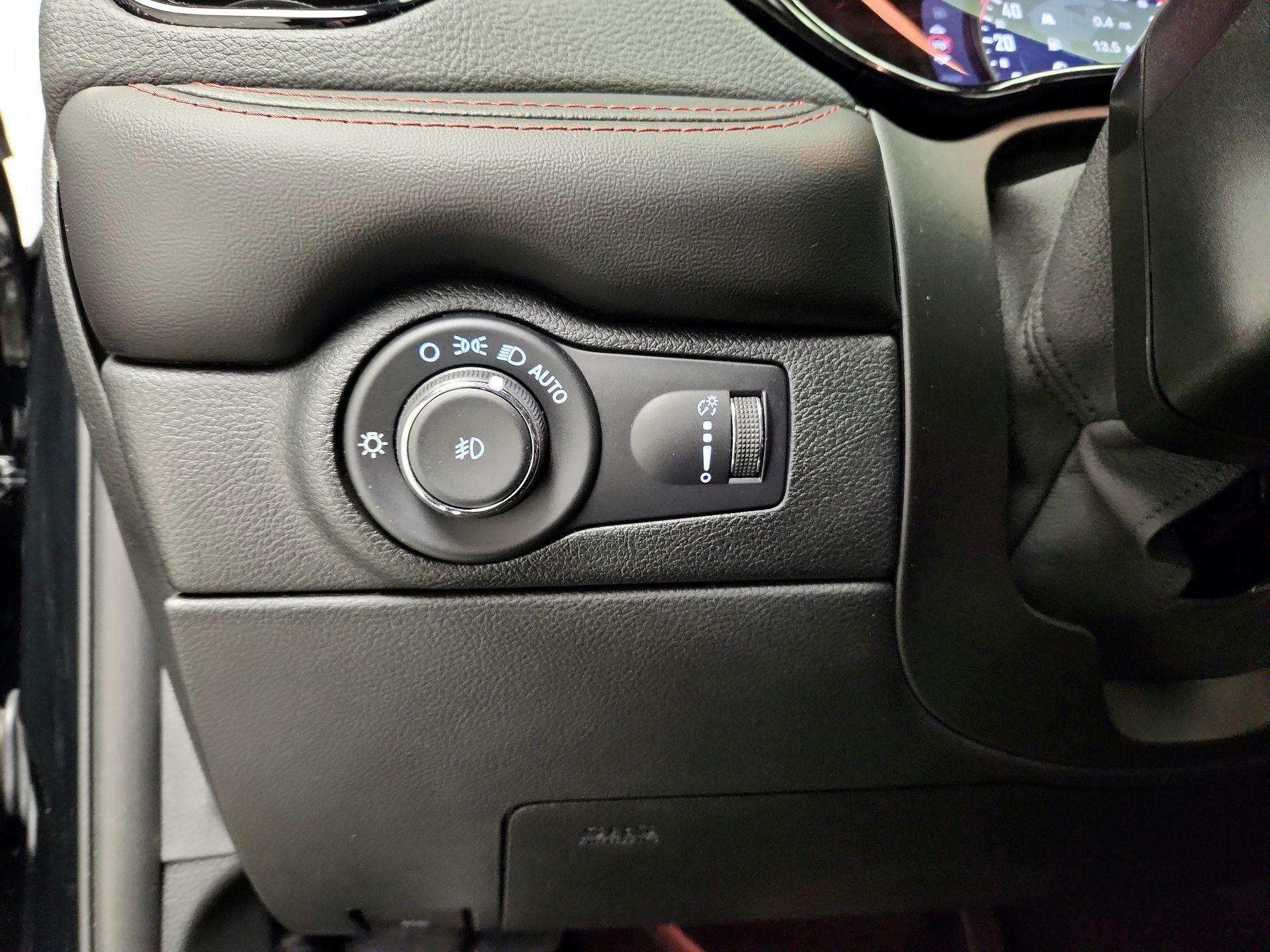 Thumbnail: 2023 Dodge Durango - 13