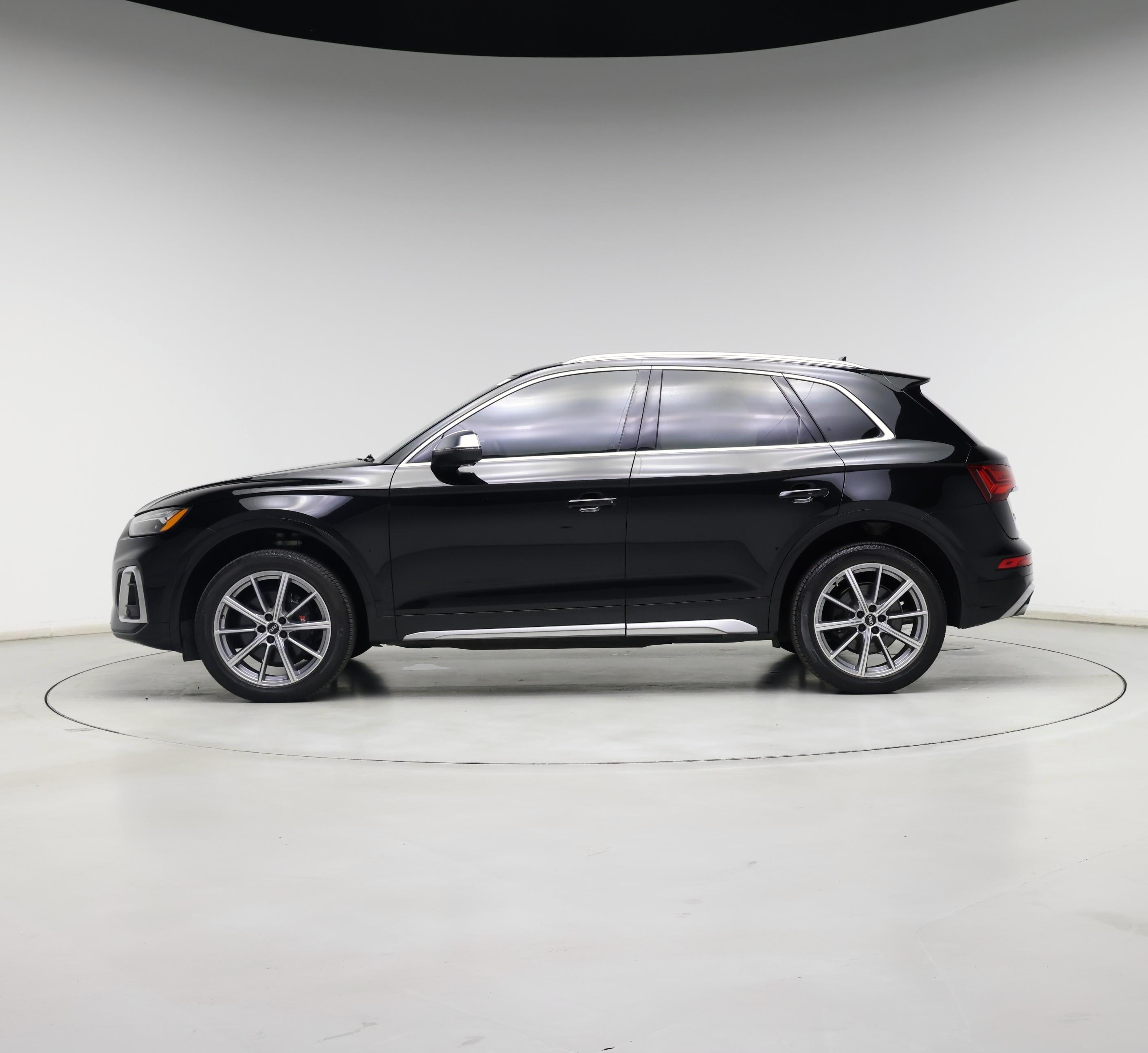 Thumbnail: 2021 Audi SQ5 - 3