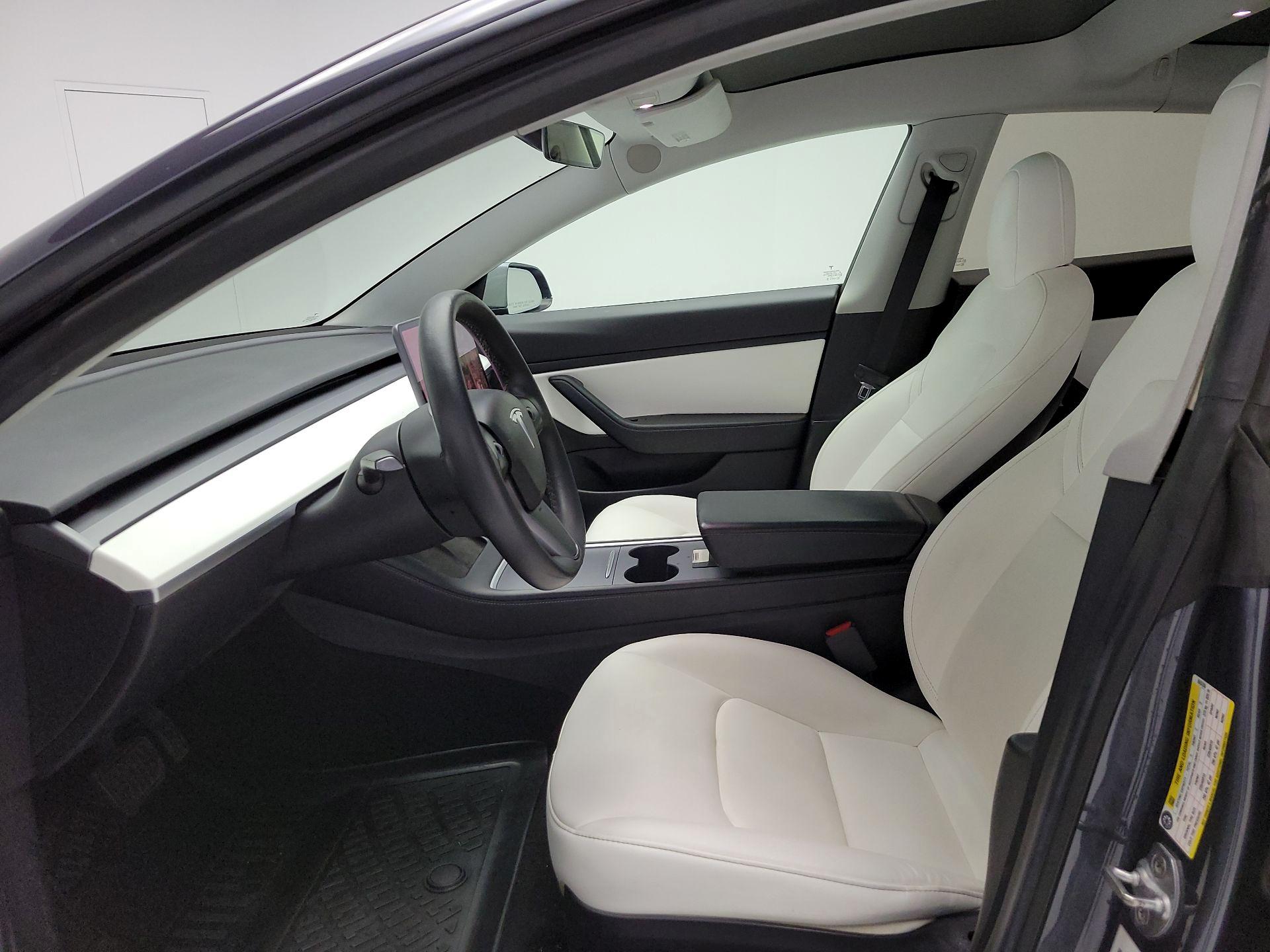 Thumbnail: 2021 Tesla Model 3 - 11