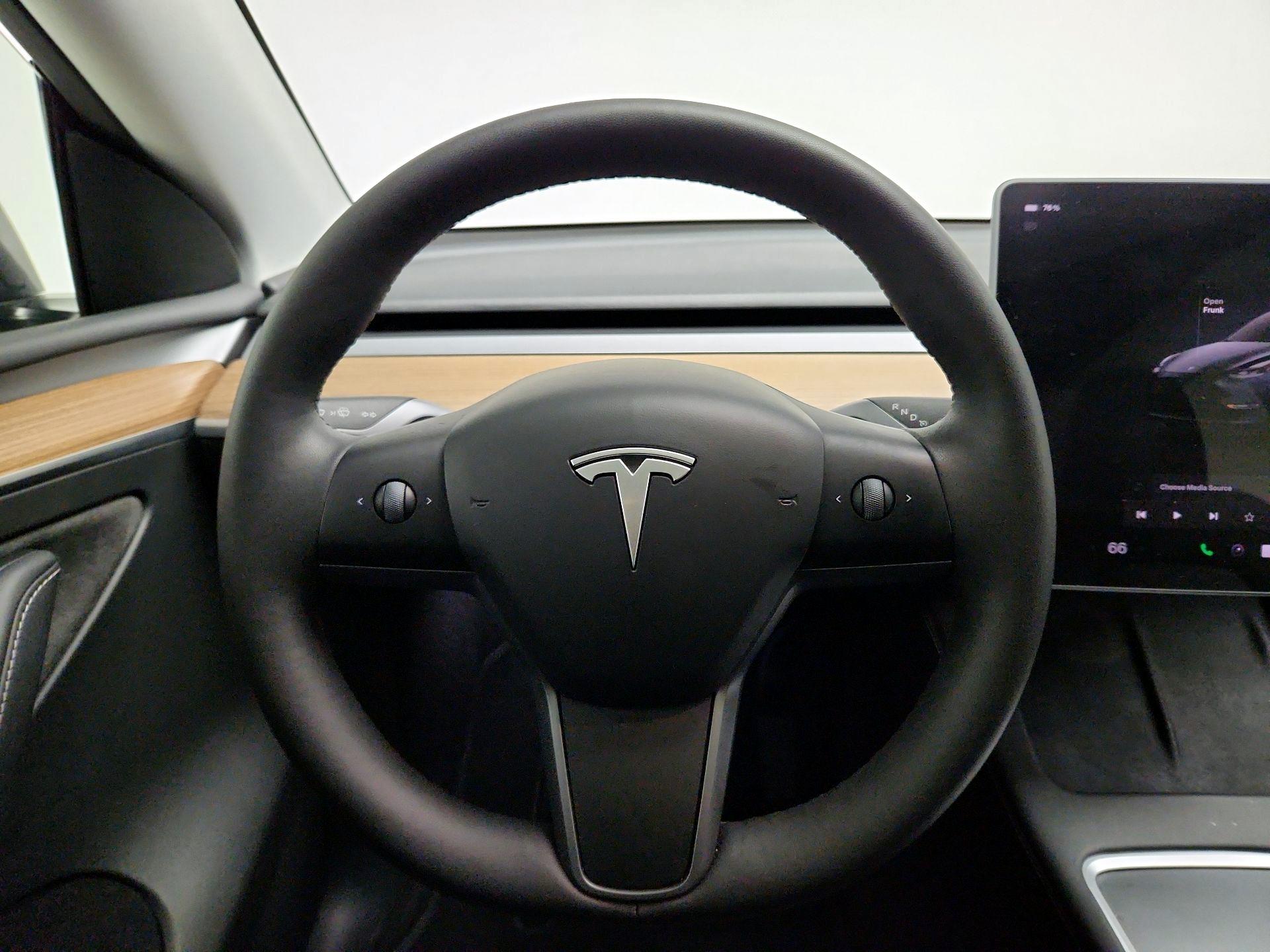 Thumbnail: 2025 Tesla Model Y - 10