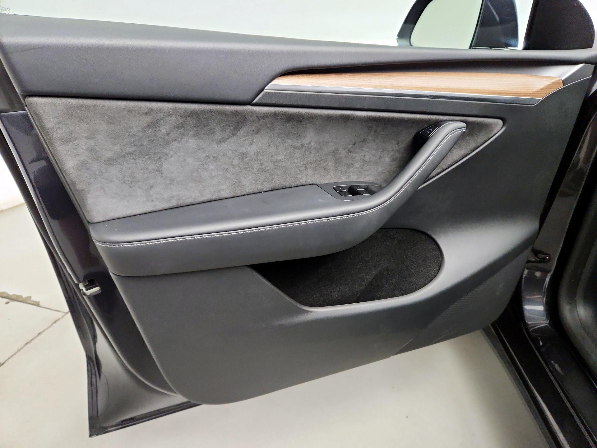 Thumbnail: 2025 Tesla Model Y - 12
