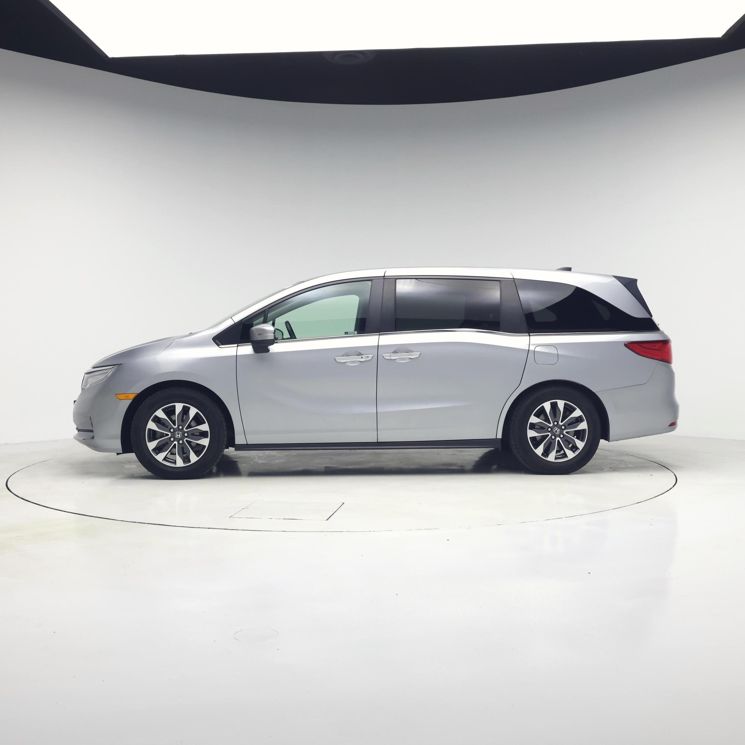 Thumbnail: 2021 Honda Odyssey - 3