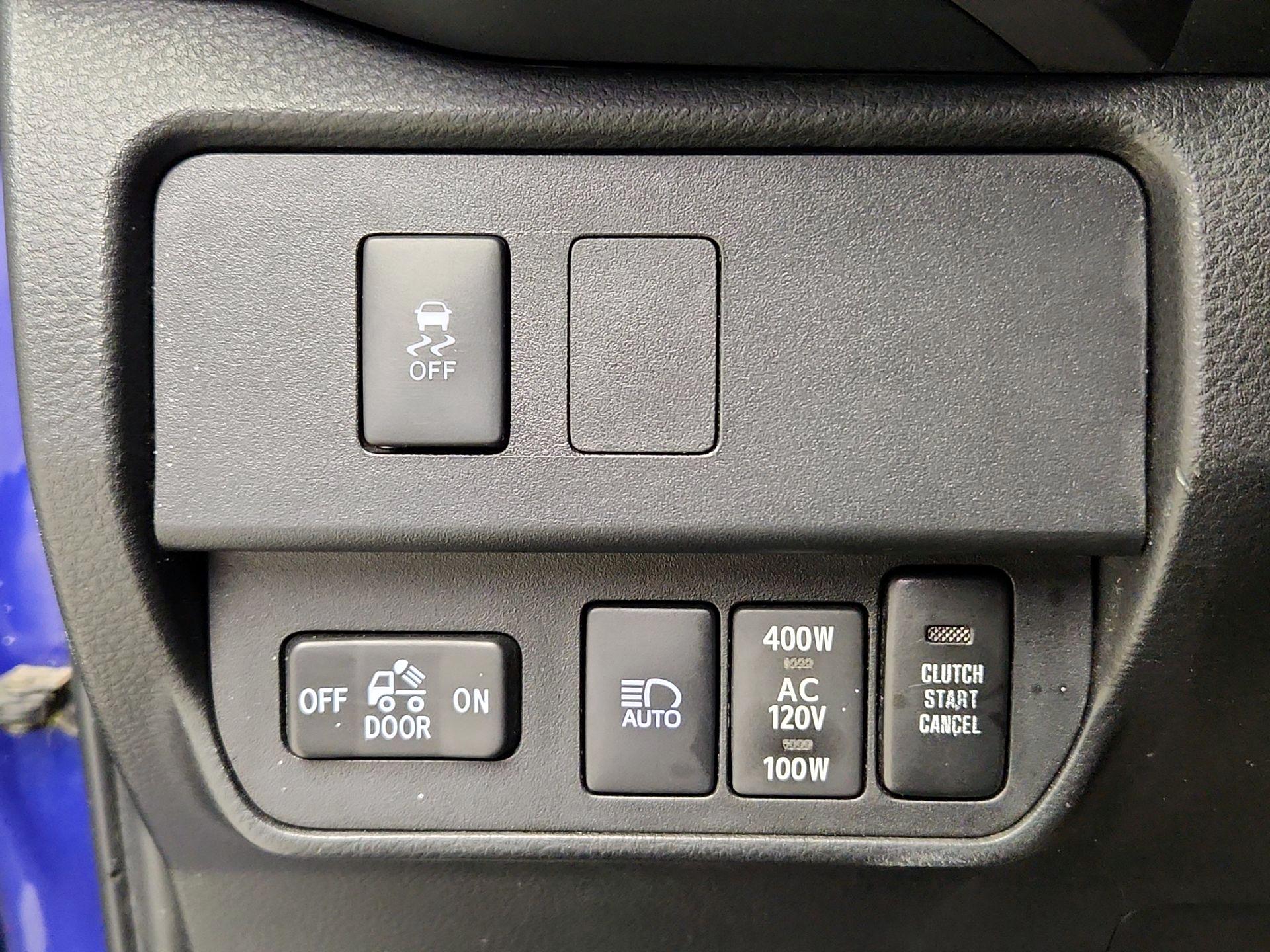 Thumbnail: 2022 Toyota Tacoma - 13