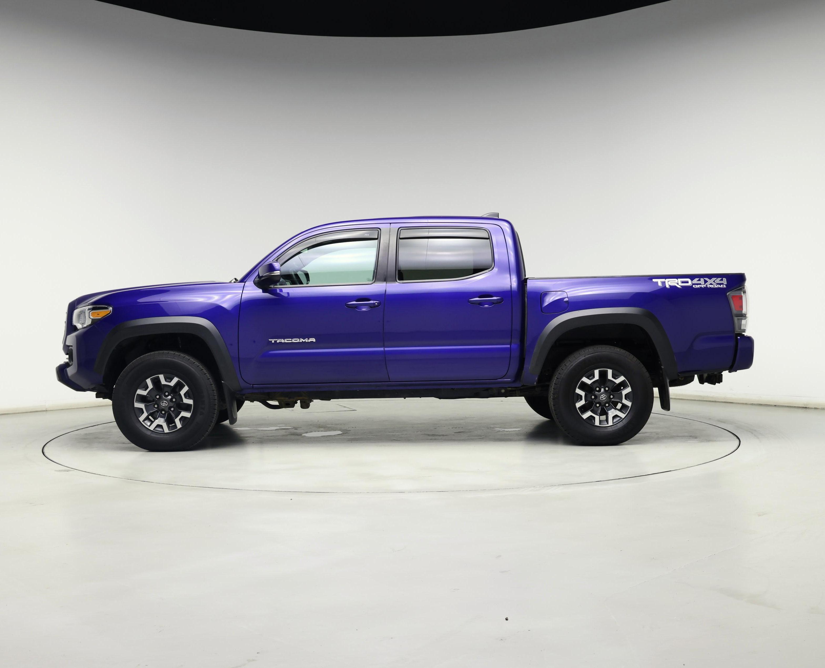 Thumbnail: 2022 Toyota Tacoma - 3