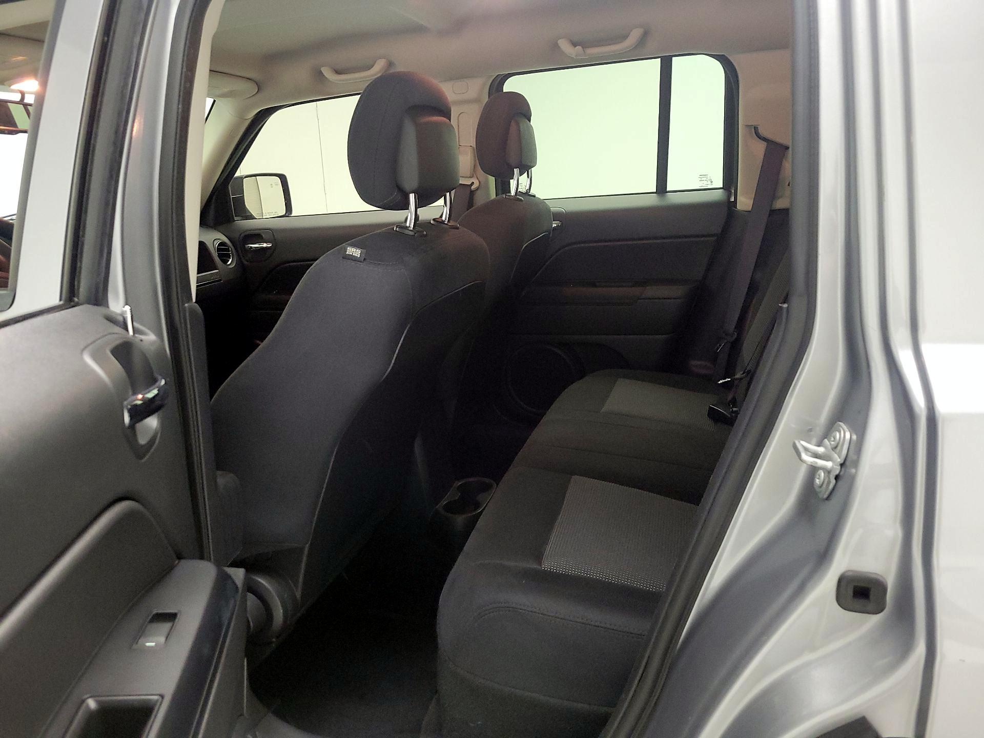 Thumbnail: 2017 Jeep Patriot - 16