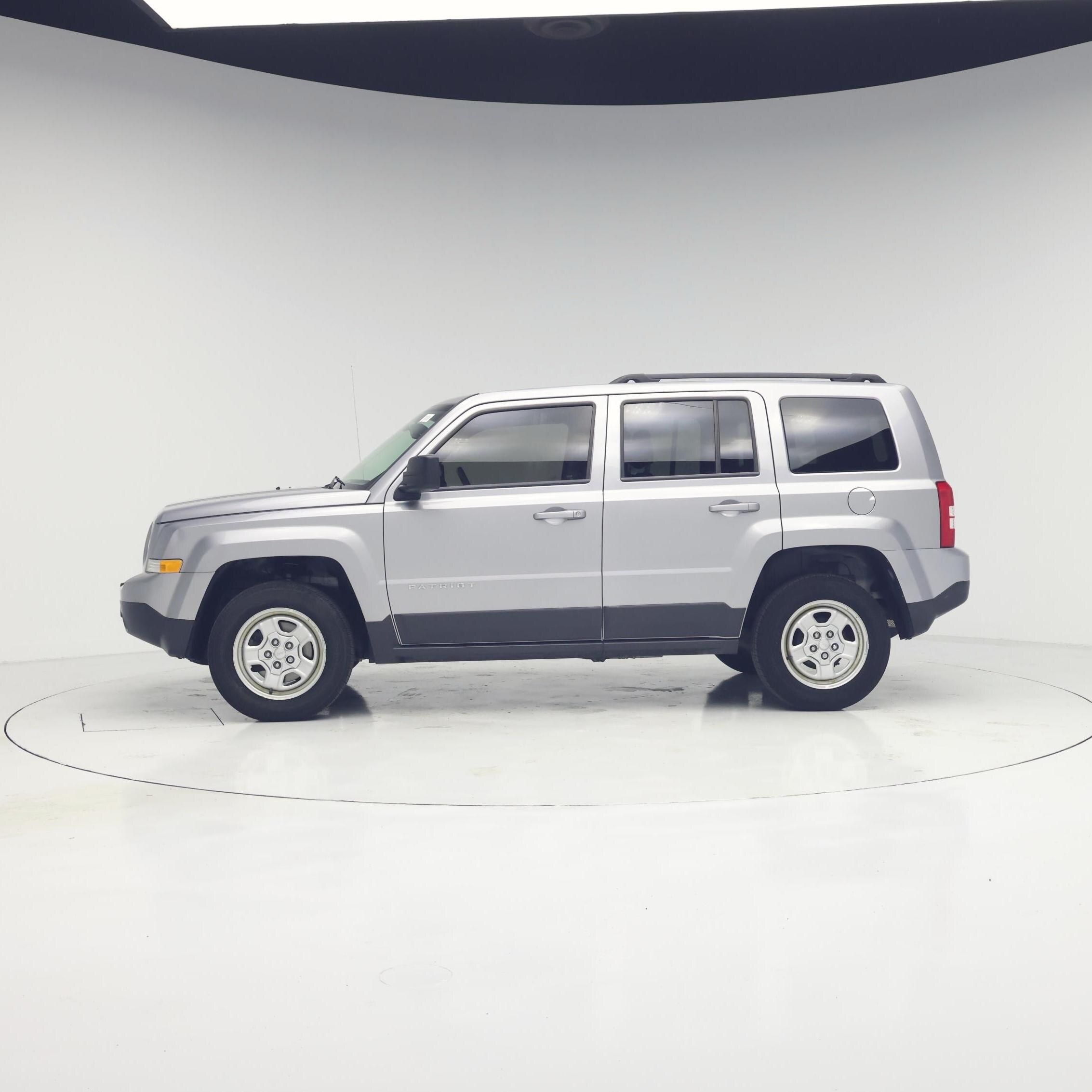 Thumbnail: 2017 Jeep Patriot - 3