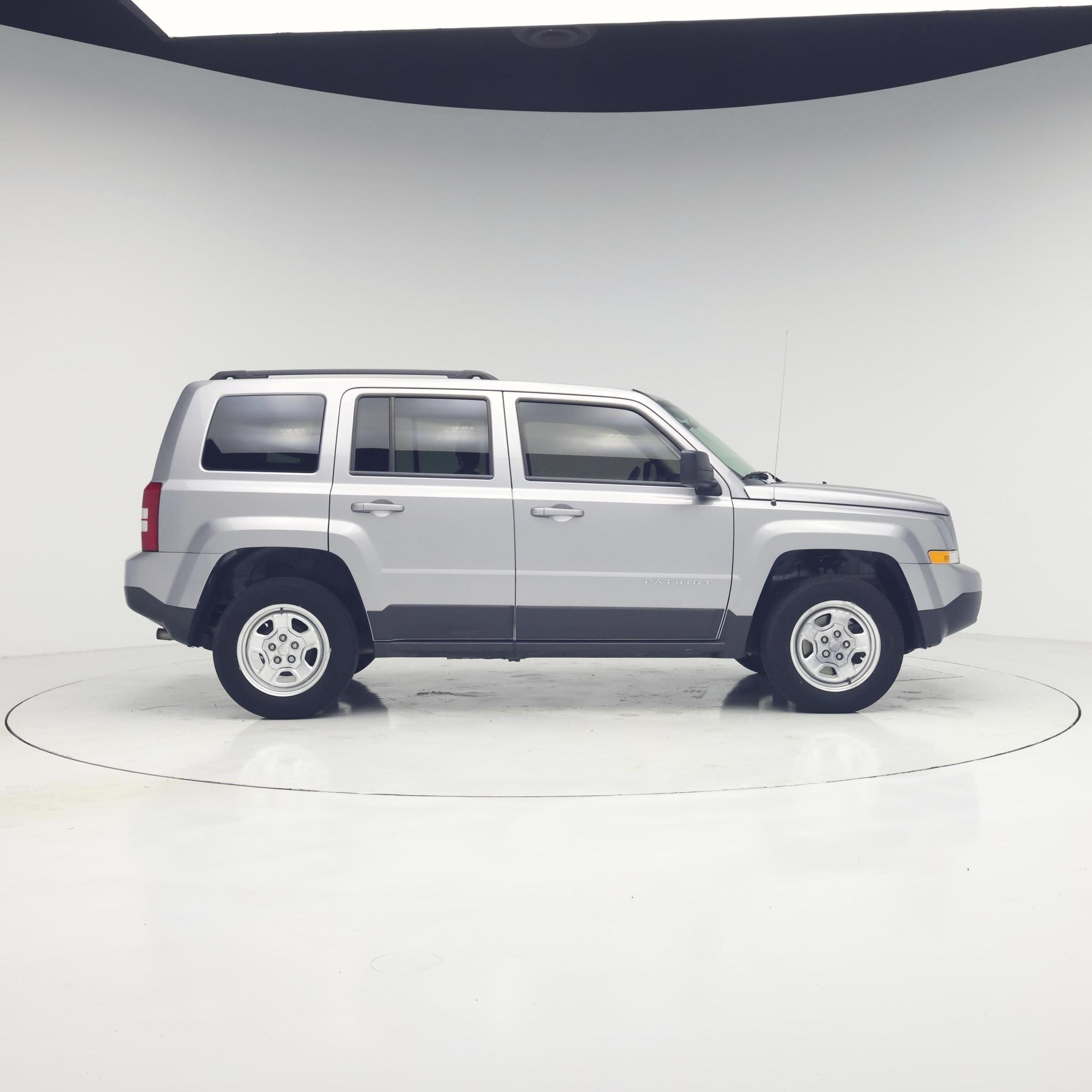 Thumbnail: 2017 Jeep Patriot - 7