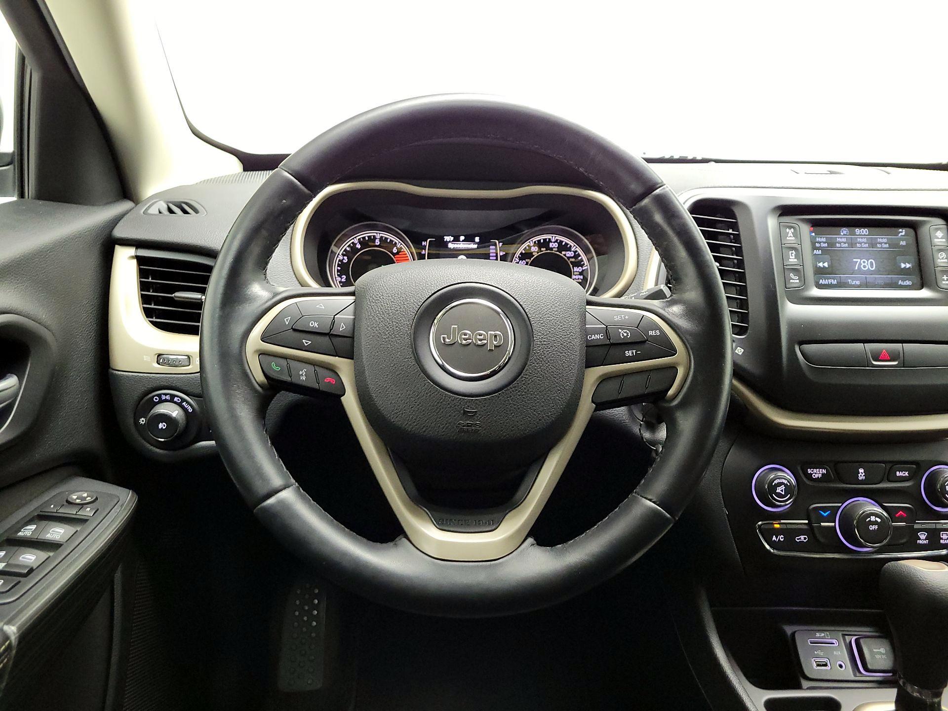 Thumbnail: 2016 Jeep Cherokee - 10