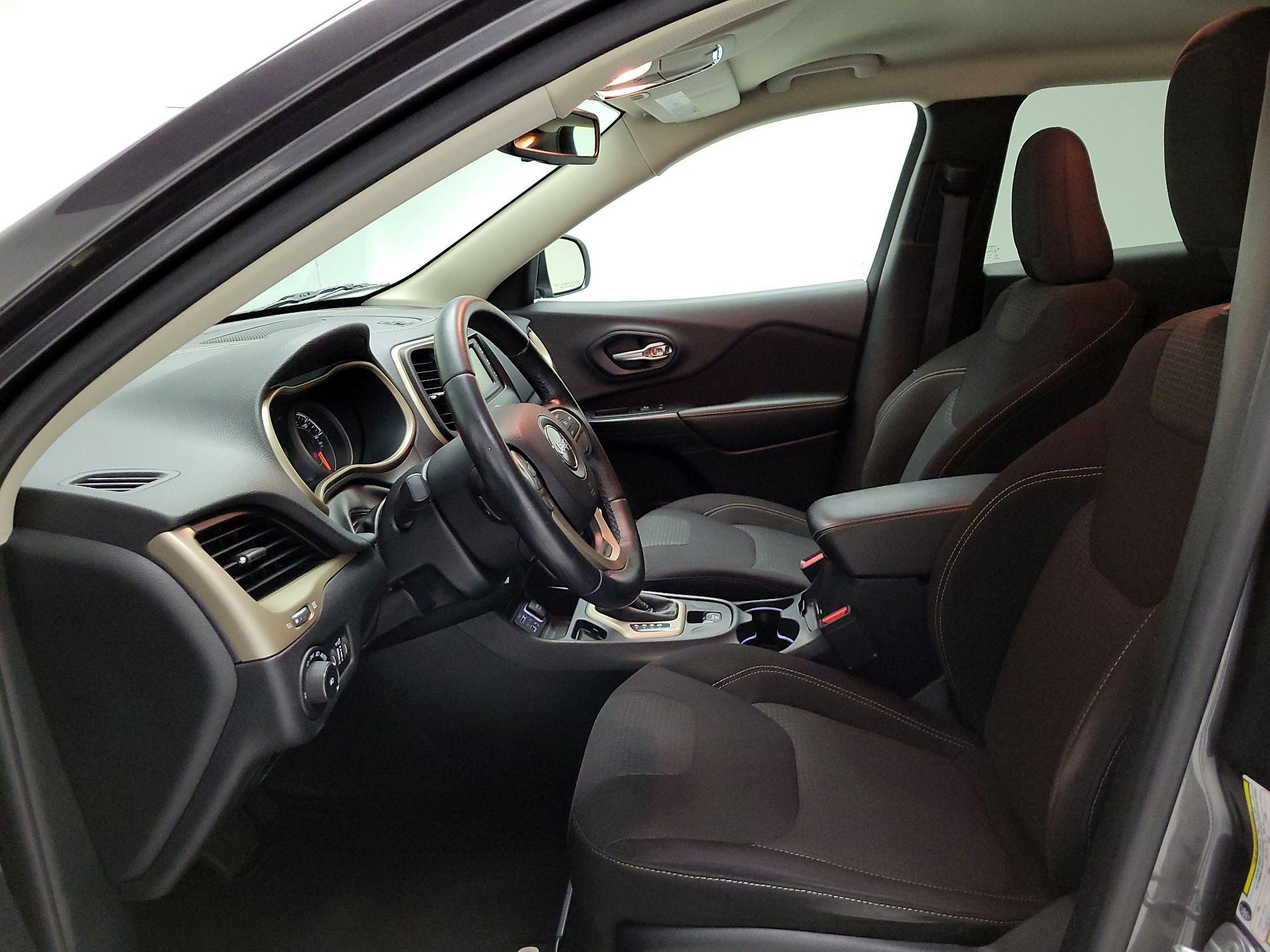 Thumbnail: 2016 Jeep Cherokee - 11