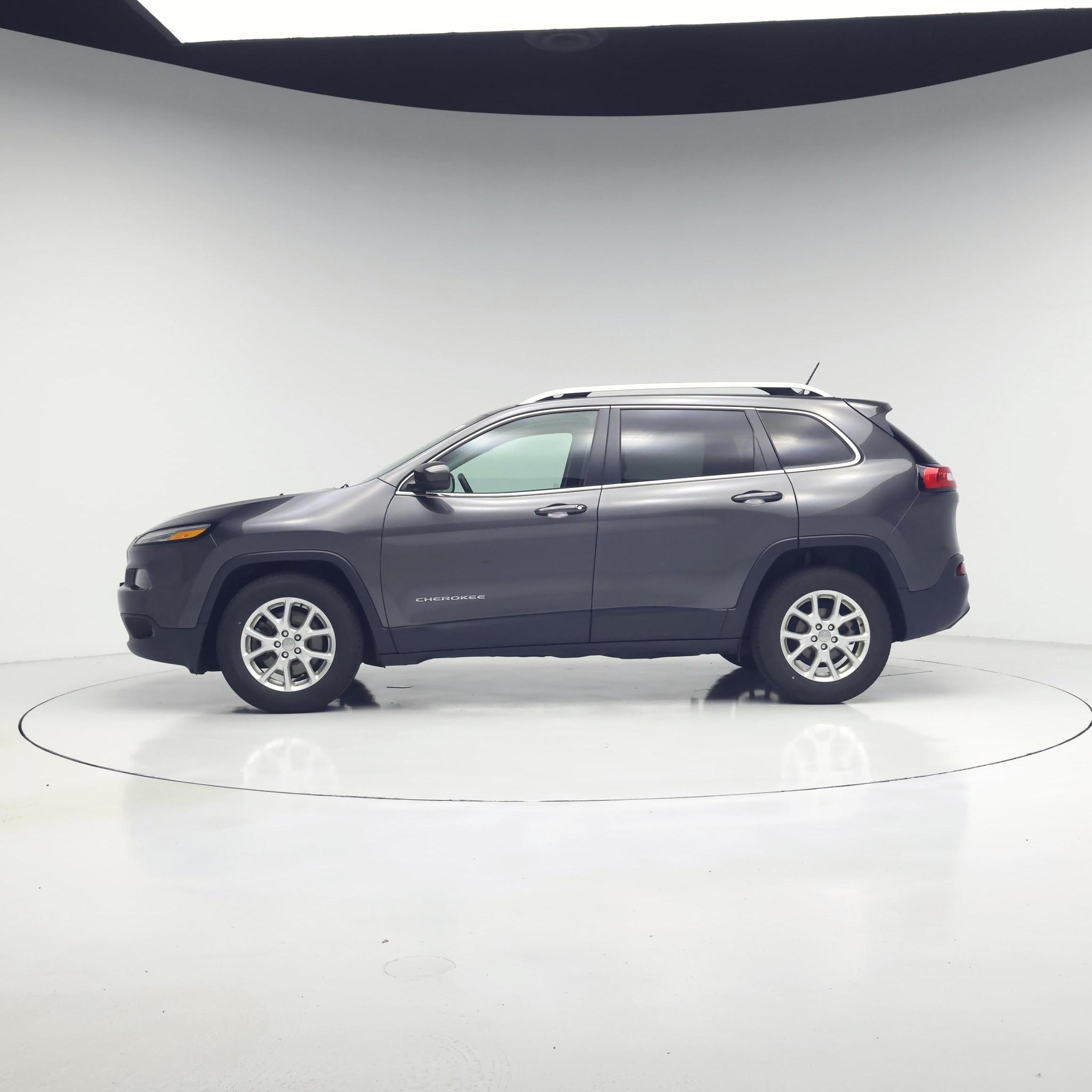 Thumbnail: 2016 Jeep Cherokee - 3