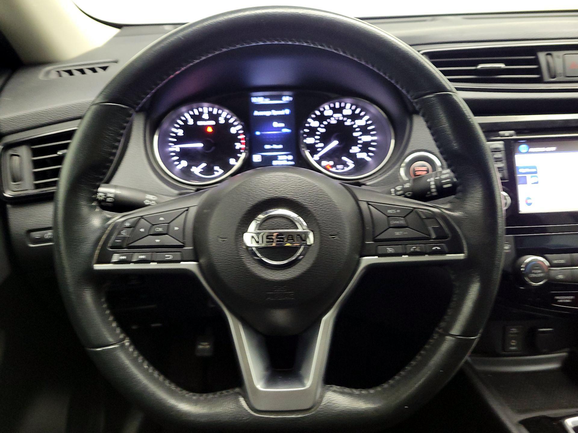 Thumbnail: 2017 Nissan Rogue - 10