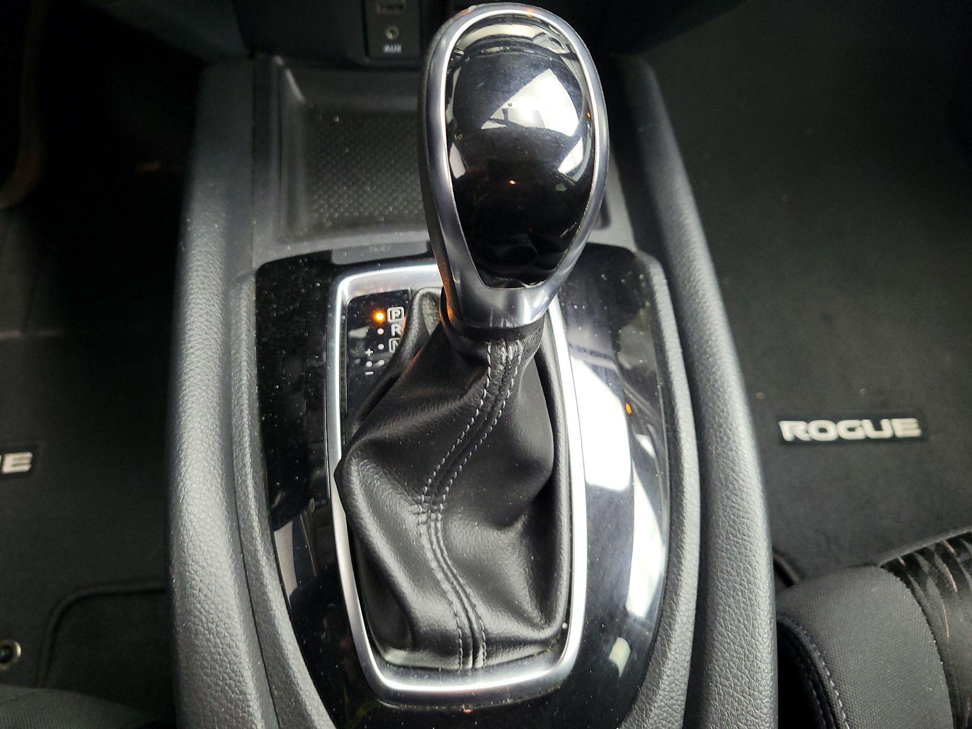 Thumbnail: 2017 Nissan Rogue - 15