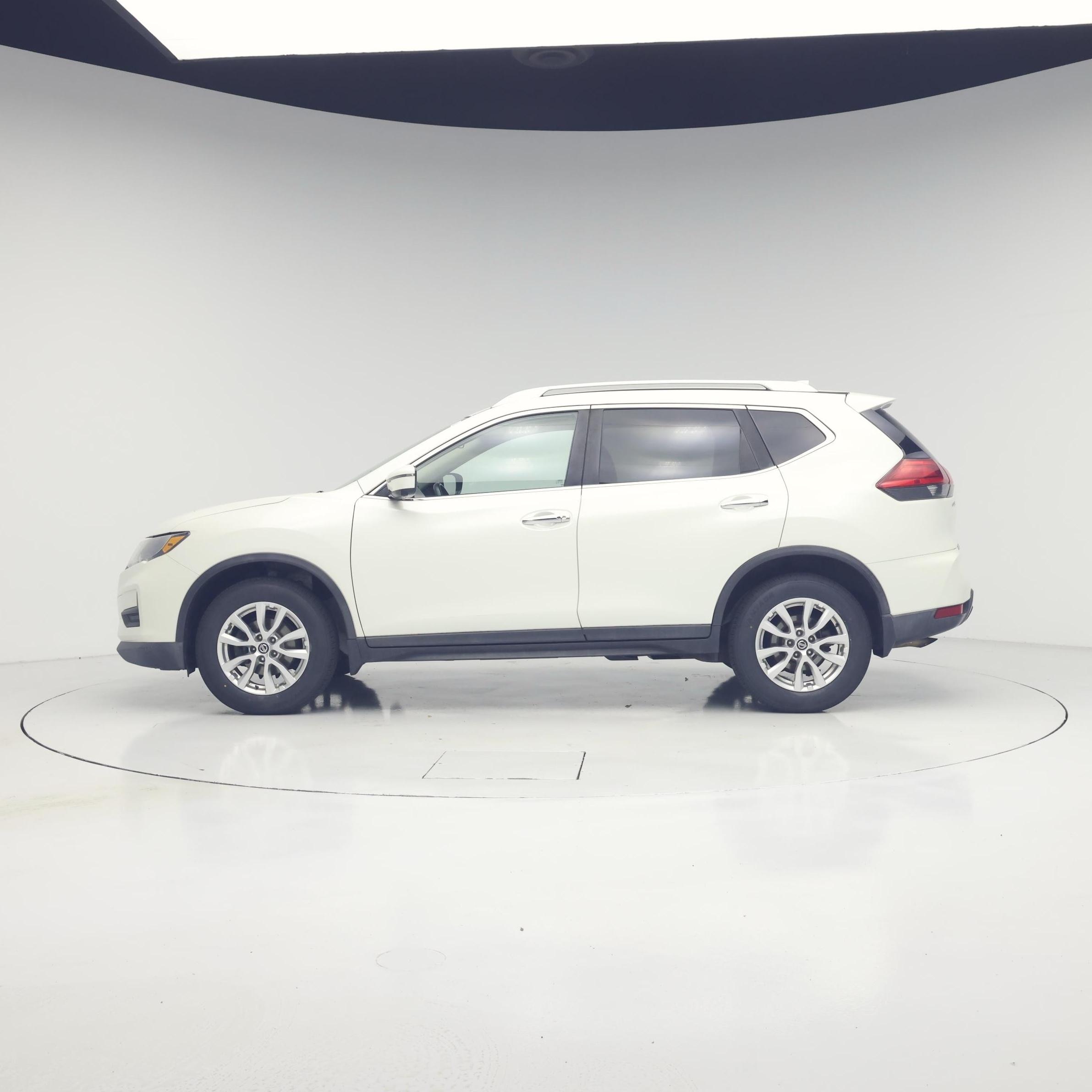Thumbnail: 2017 Nissan Rogue - 3