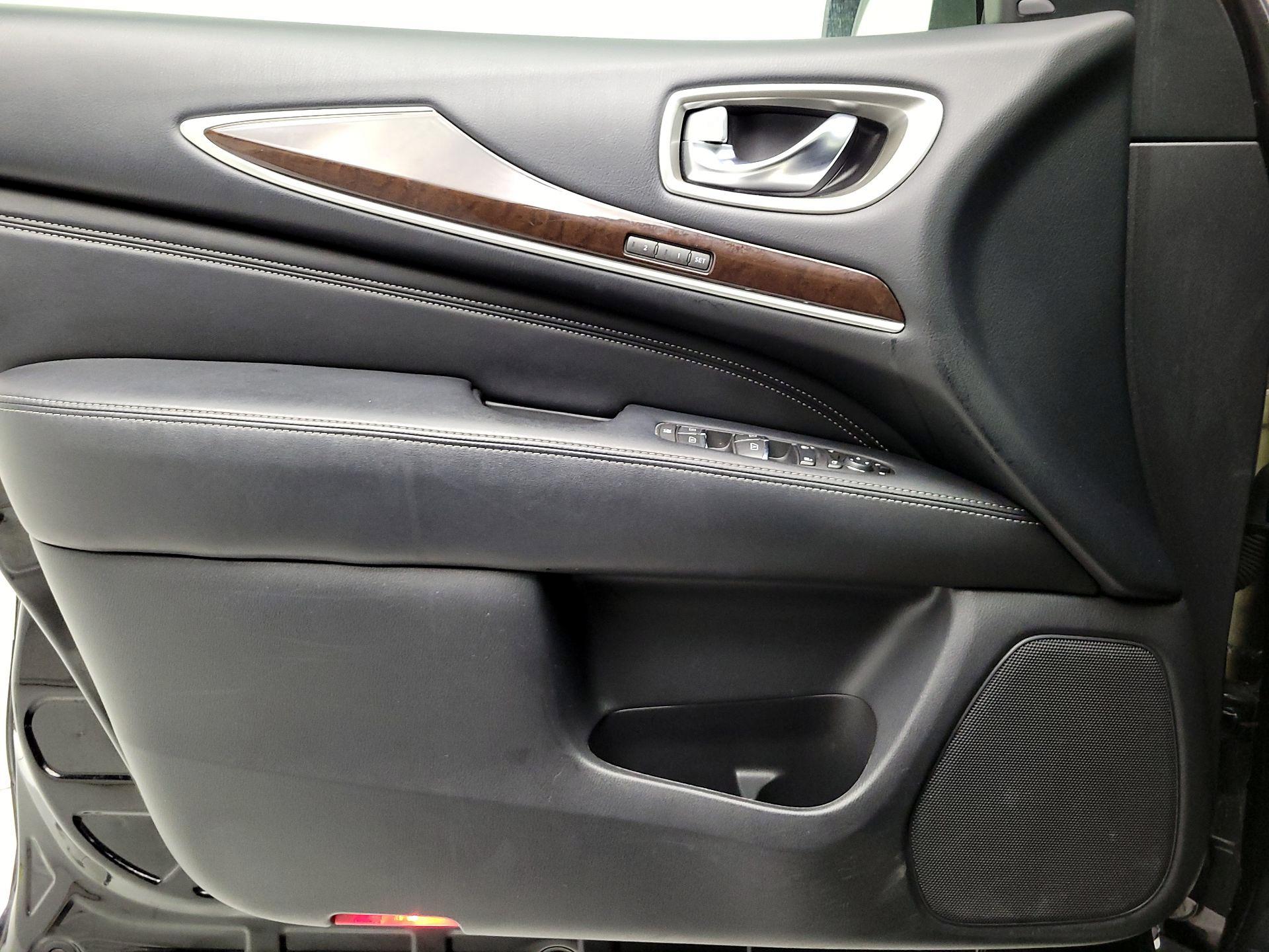 Thumbnail: 2017 INFINITI QX60 - 12