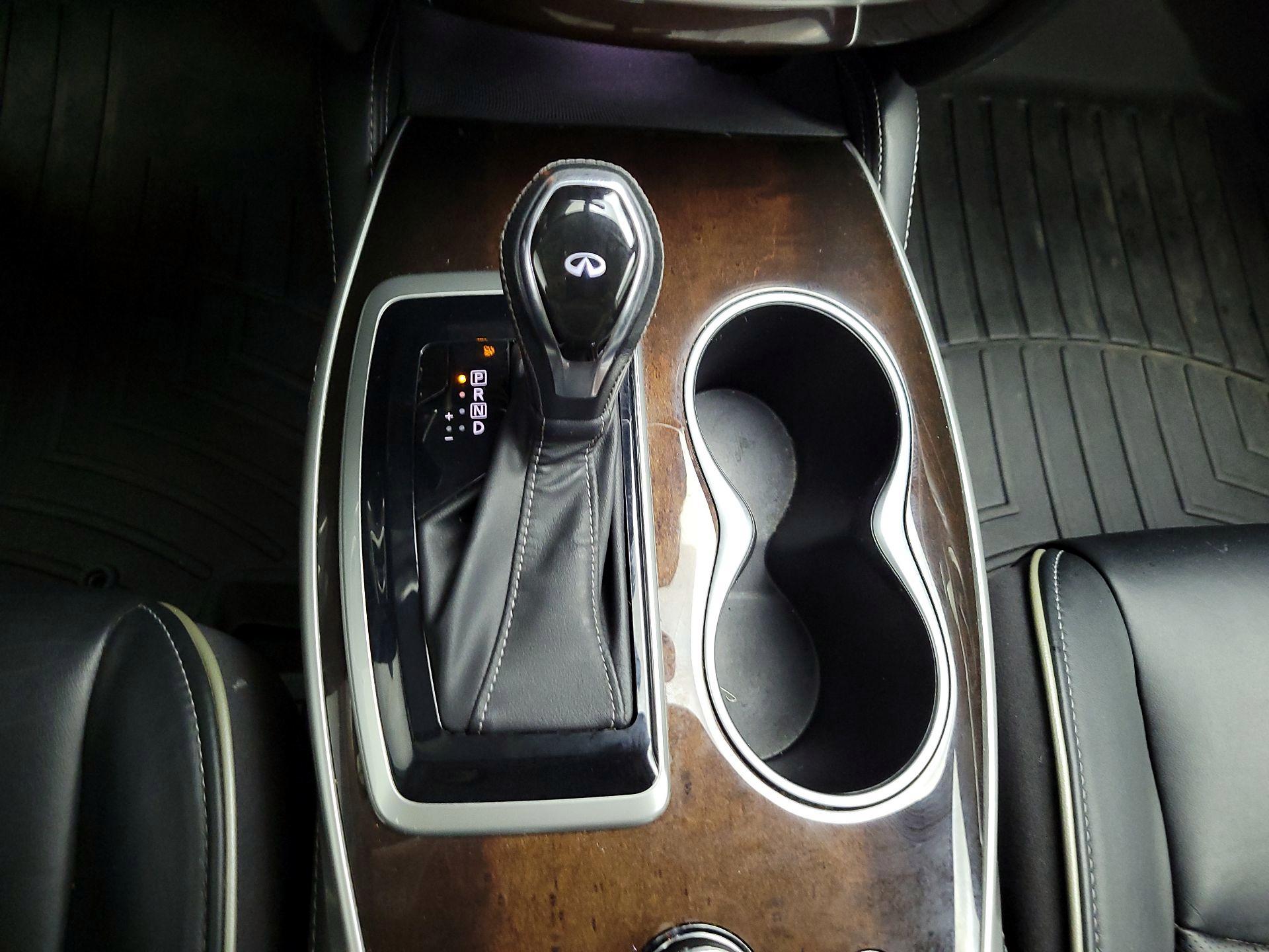 Thumbnail: 2017 INFINITI QX60 - 18