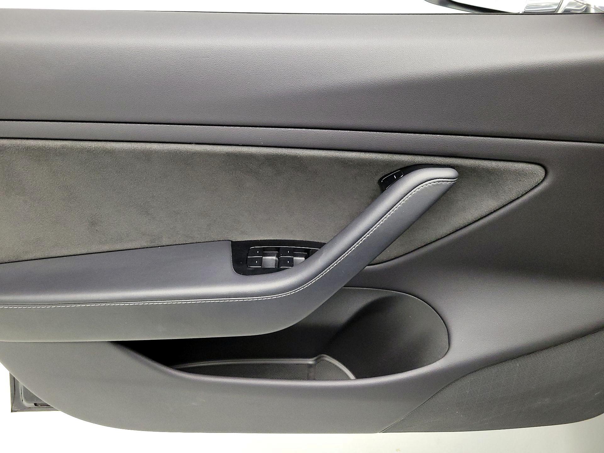 Thumbnail: 2019 Tesla Model 3 - 12