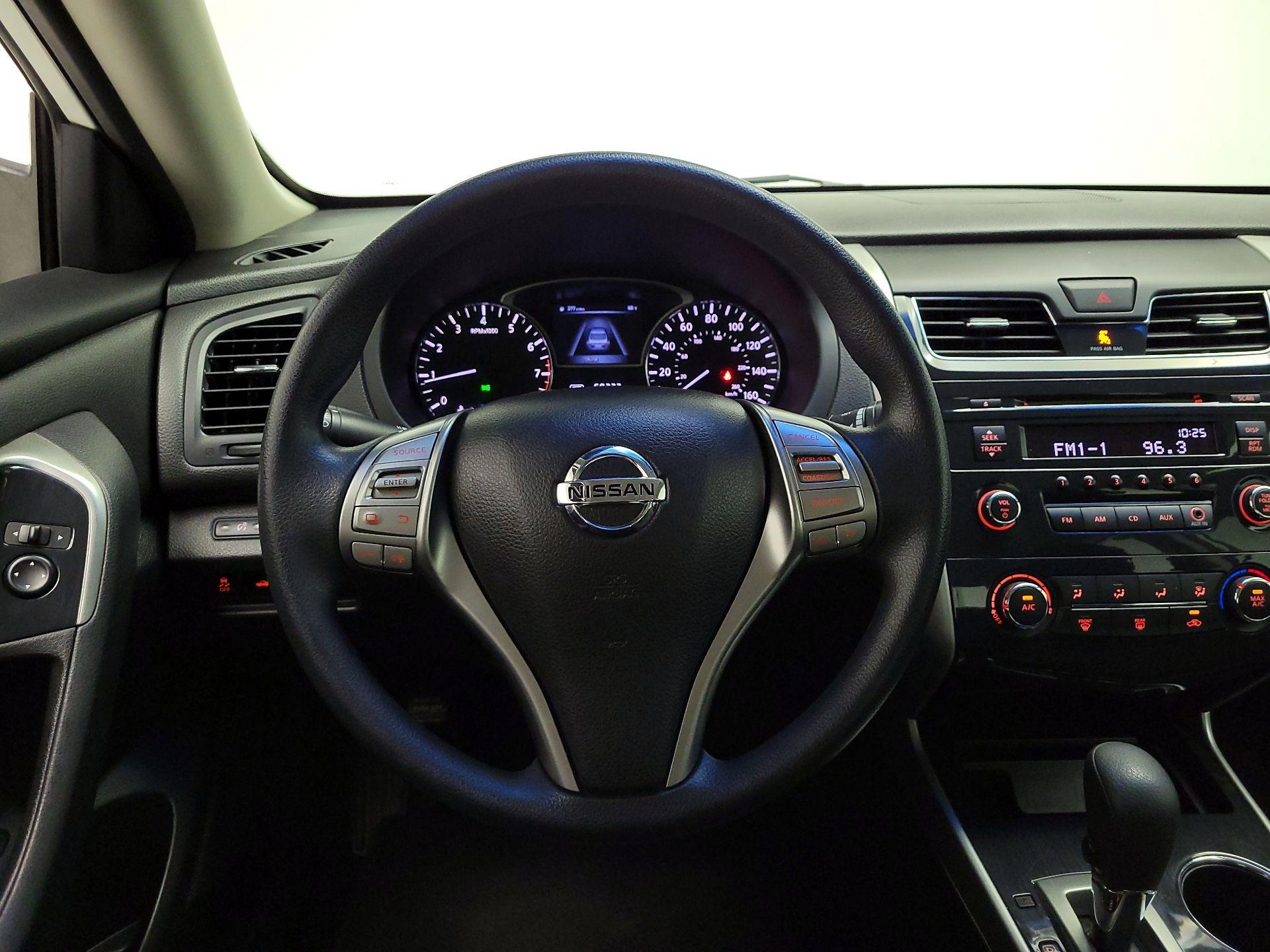 Thumbnail: 2014 Nissan Altima - 10