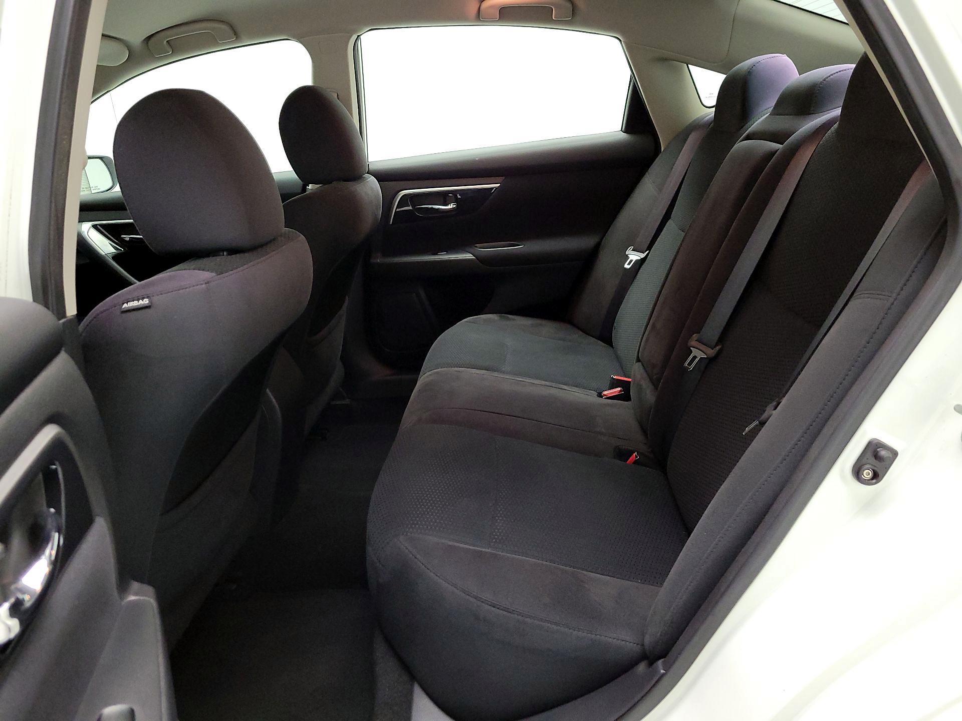 Thumbnail: 2014 Nissan Altima - 17