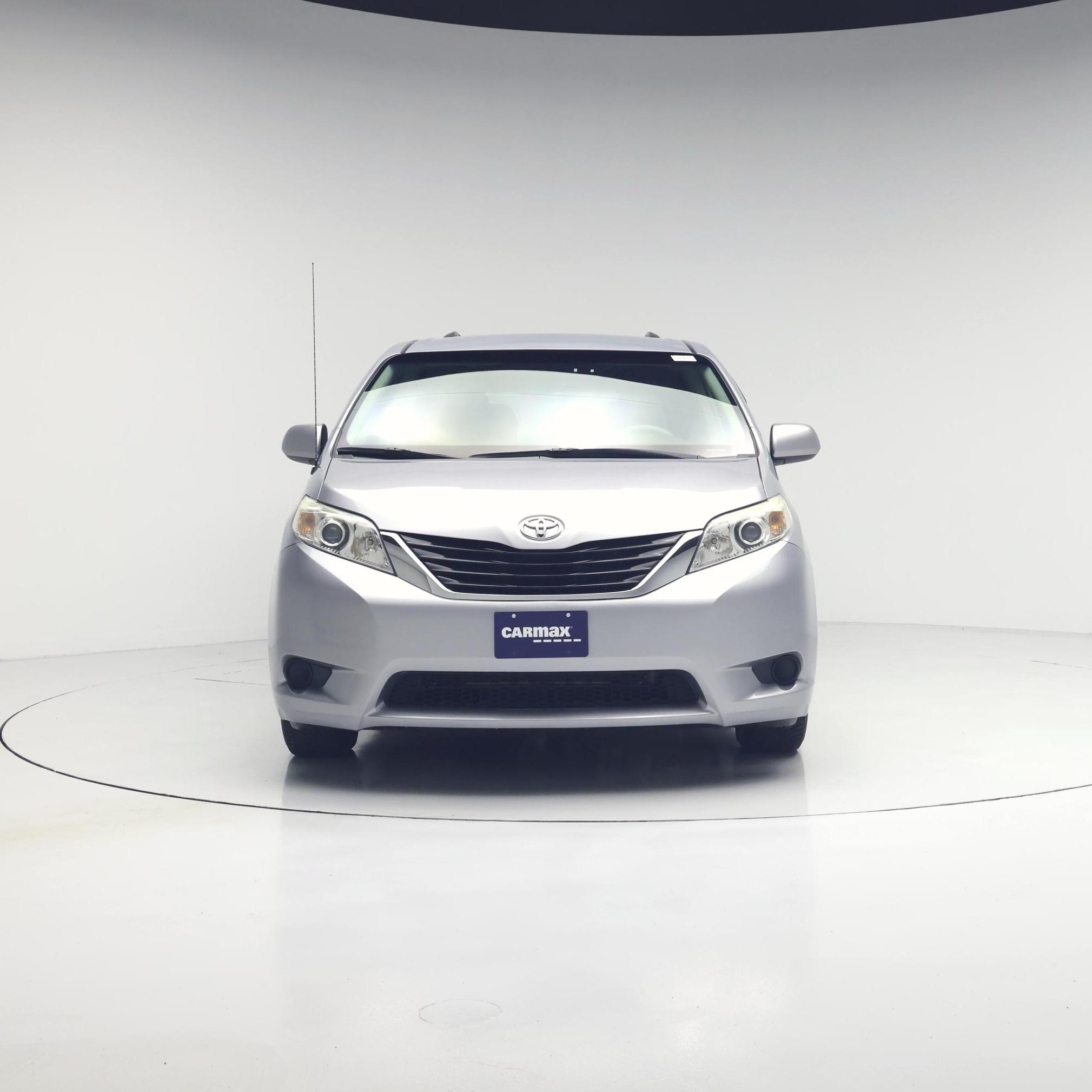 Thumbnail: 2014 Toyota Sienna - 5